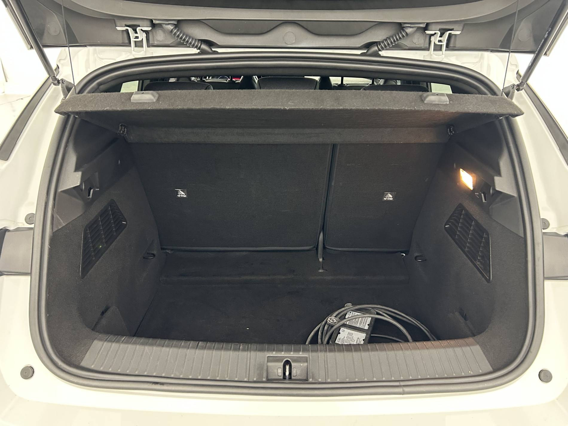 Vente en ligne Renault Megane E-Tech  EV40 130ch standard charge au prix de 18 990 €