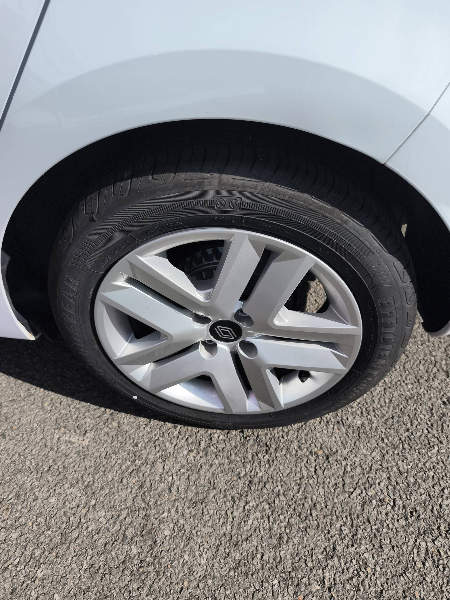Vente en ligne Renault Clio 5 Clio Eco-G 100 ch GSR2 au prix de 16 490 €
