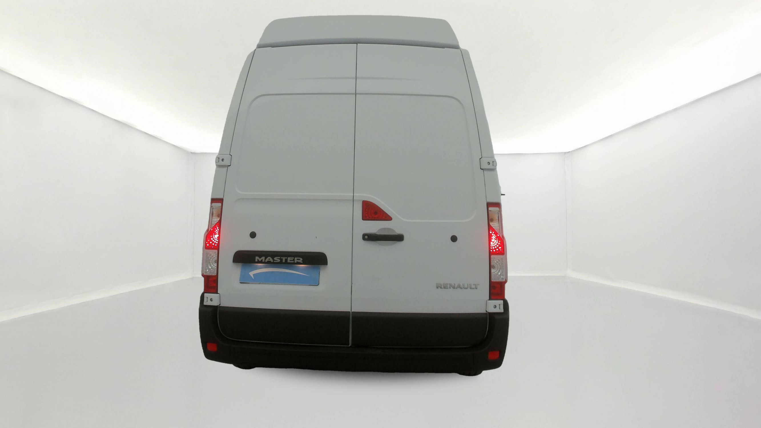Vente en ligne Renault Master Fourgon MASTER FGN TRAC F3500 L3H3 BLUE DCI 135 au prix de 27 990 €