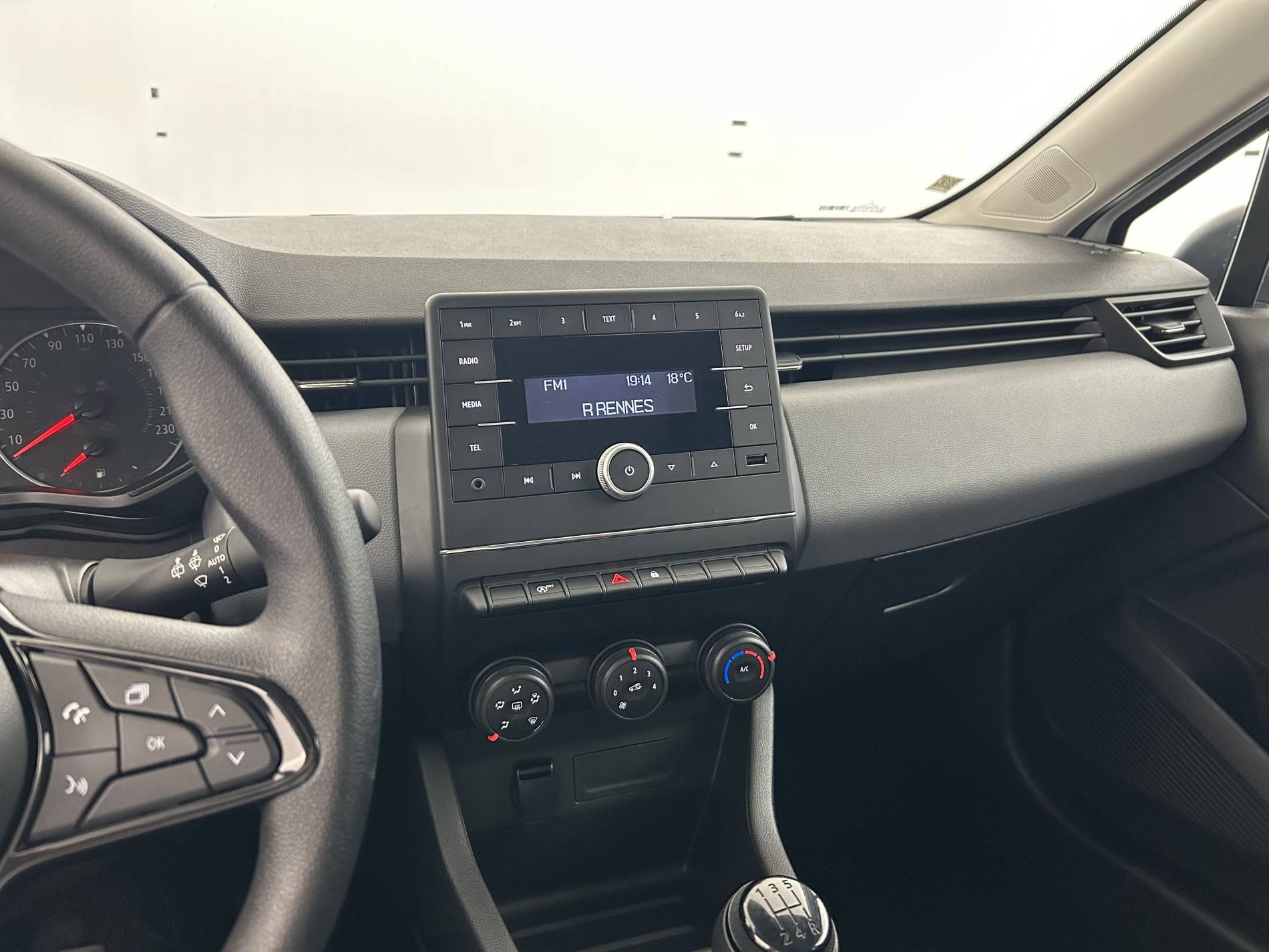 Vente en ligne Renault Clio 5 Clio SCe 65 au prix de 13 790 €