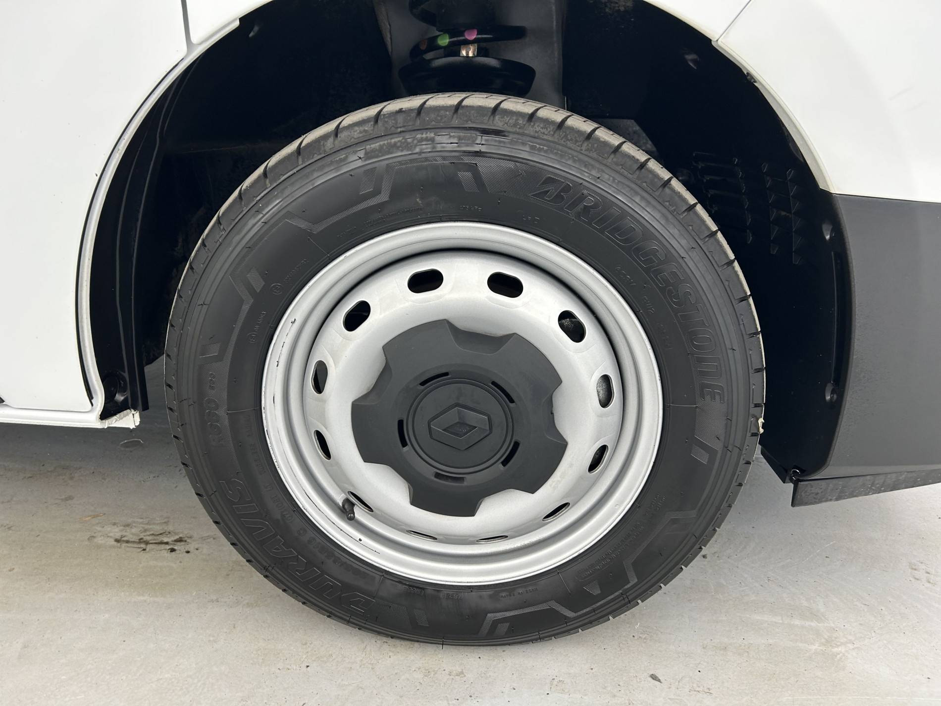 Vente en ligne Renault Trafic 3 Fourgon TRAFIC FG BLUE DCI 130 L1H1 3T GSR2 au prix de 24 990 €