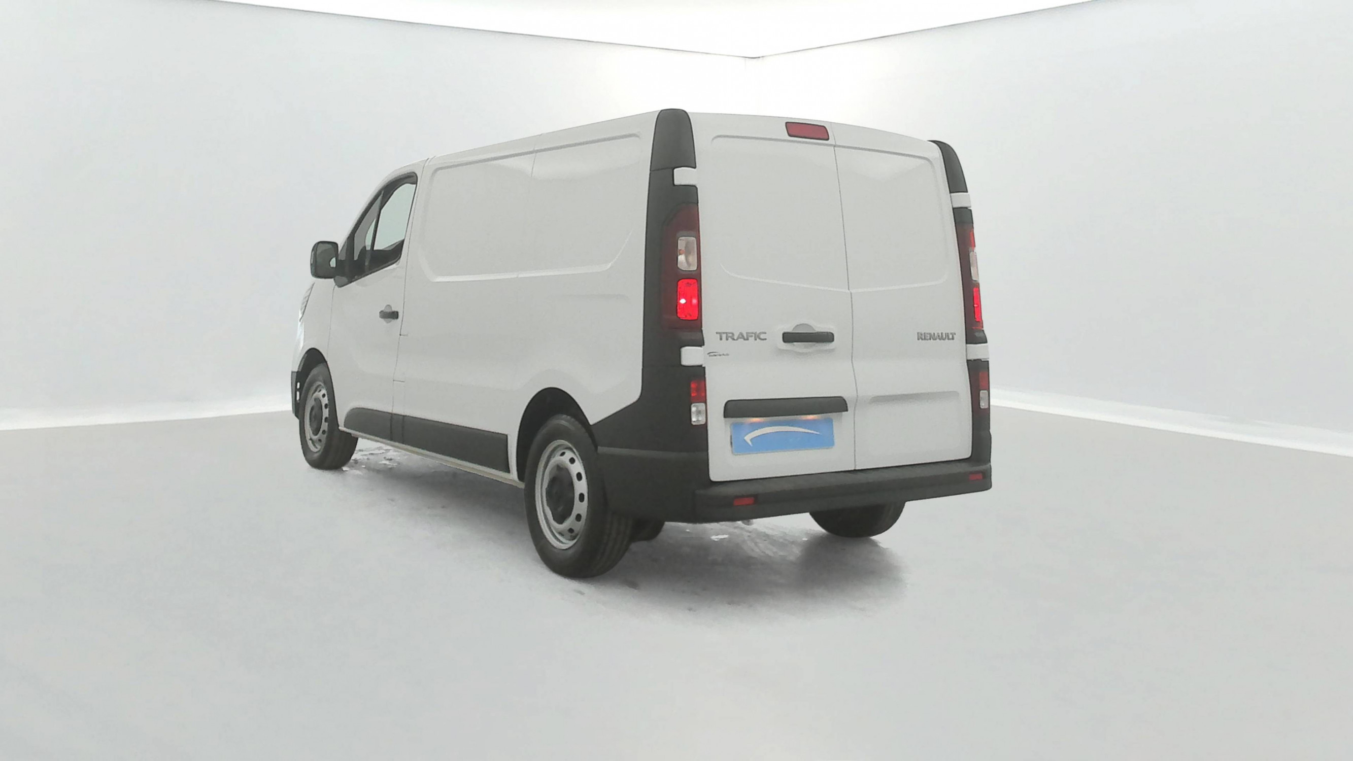Vente en ligne Renault Trafic 3 Fourgon TRAFIC FG BLUE DCI 130 L1H1 3T GSR2 au prix de 23 690 €