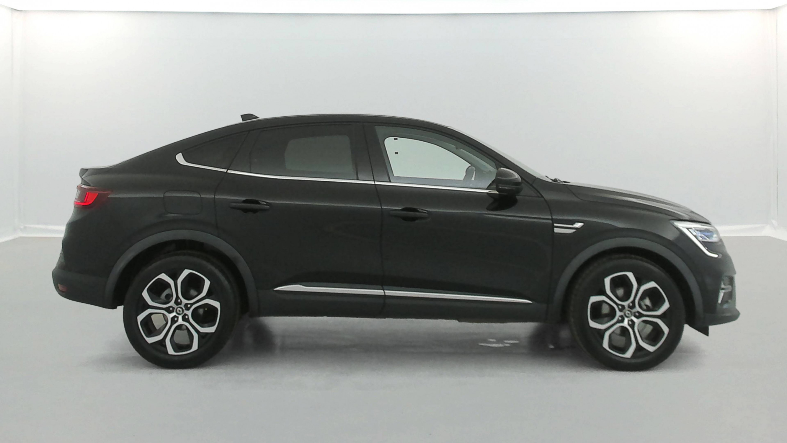 Vente en ligne Renault Arkana  E-Tech hybride 145 - 22 au prix de 19 890 €