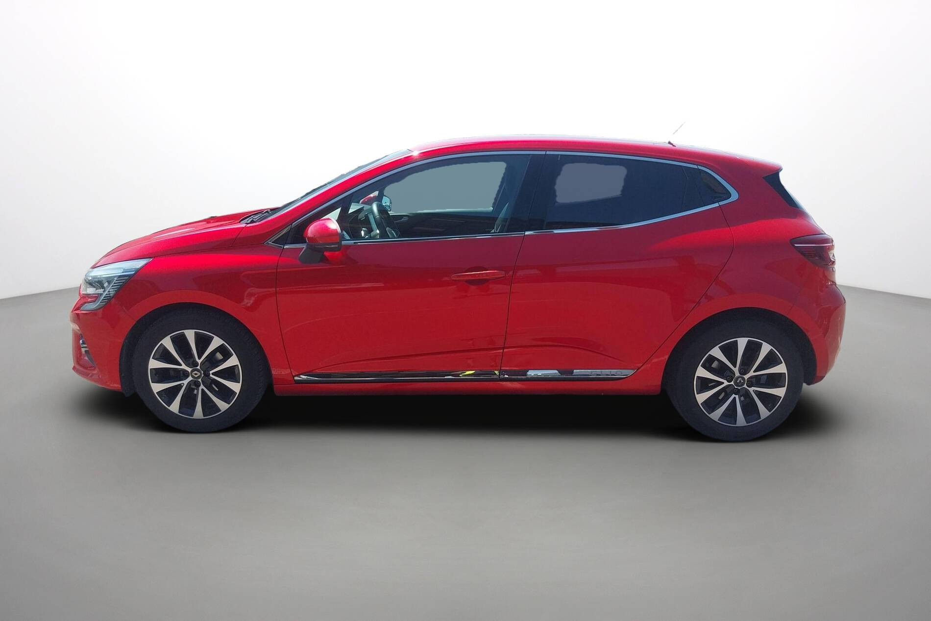 Vente en ligne Renault Clio 5 Clio TCe 100 au prix de 13 490 €