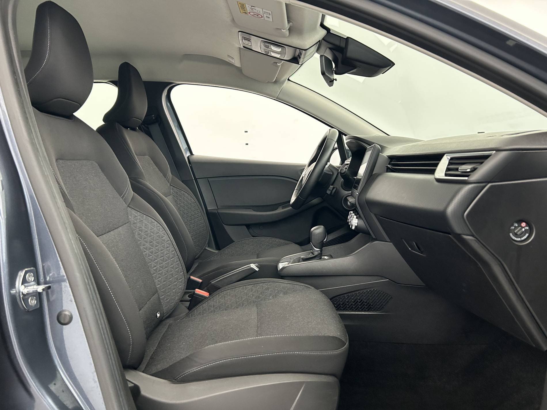 Vente en ligne Renault Clio 5 Clio E-Tech 140 - 21N au prix de 14 970 €