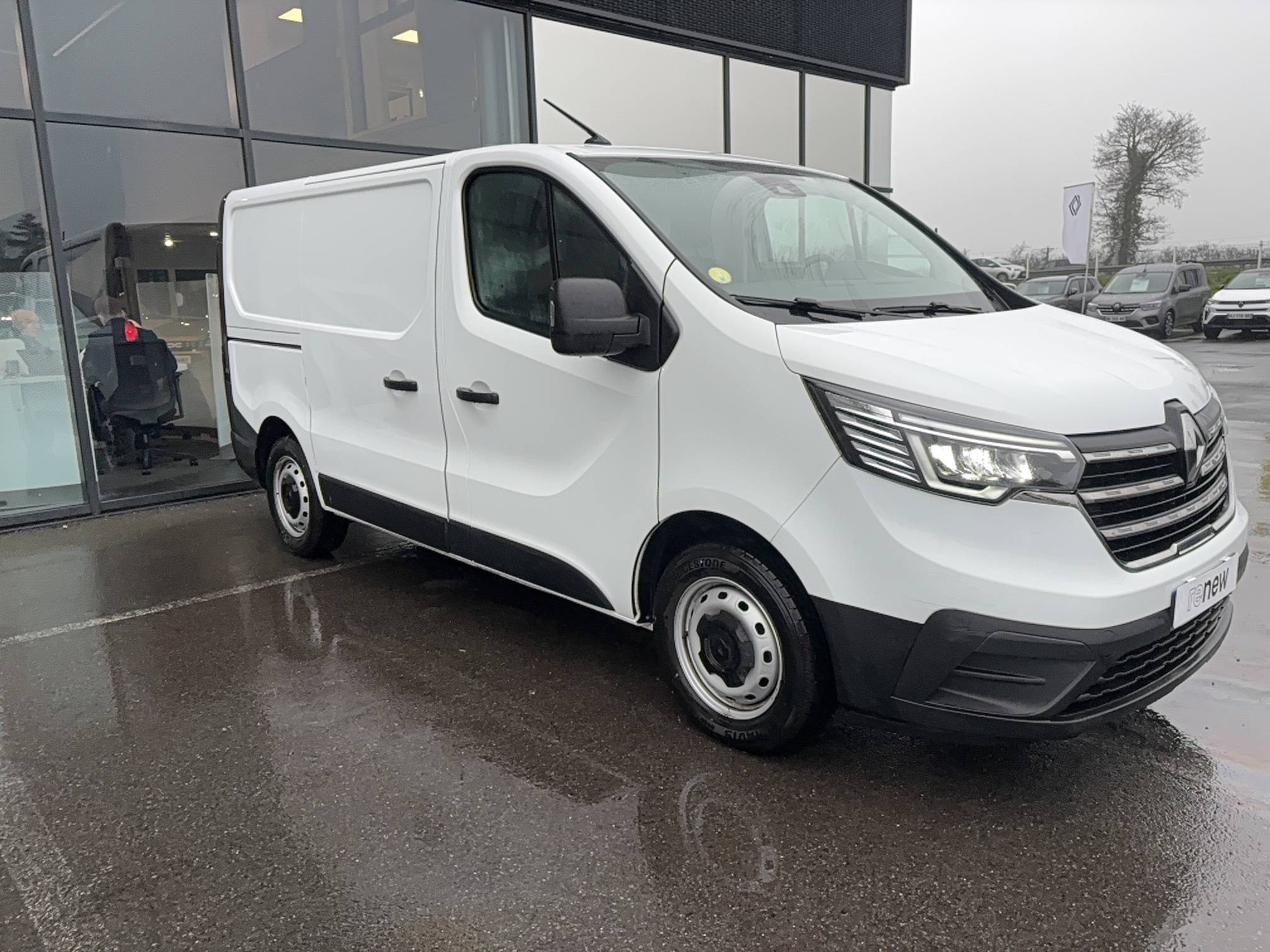 Vente en ligne Renault Trafic 3 Fourgon TRAFIC FGN L1H1 2800 KG BLUE DCI 130 au prix de 17 500 €