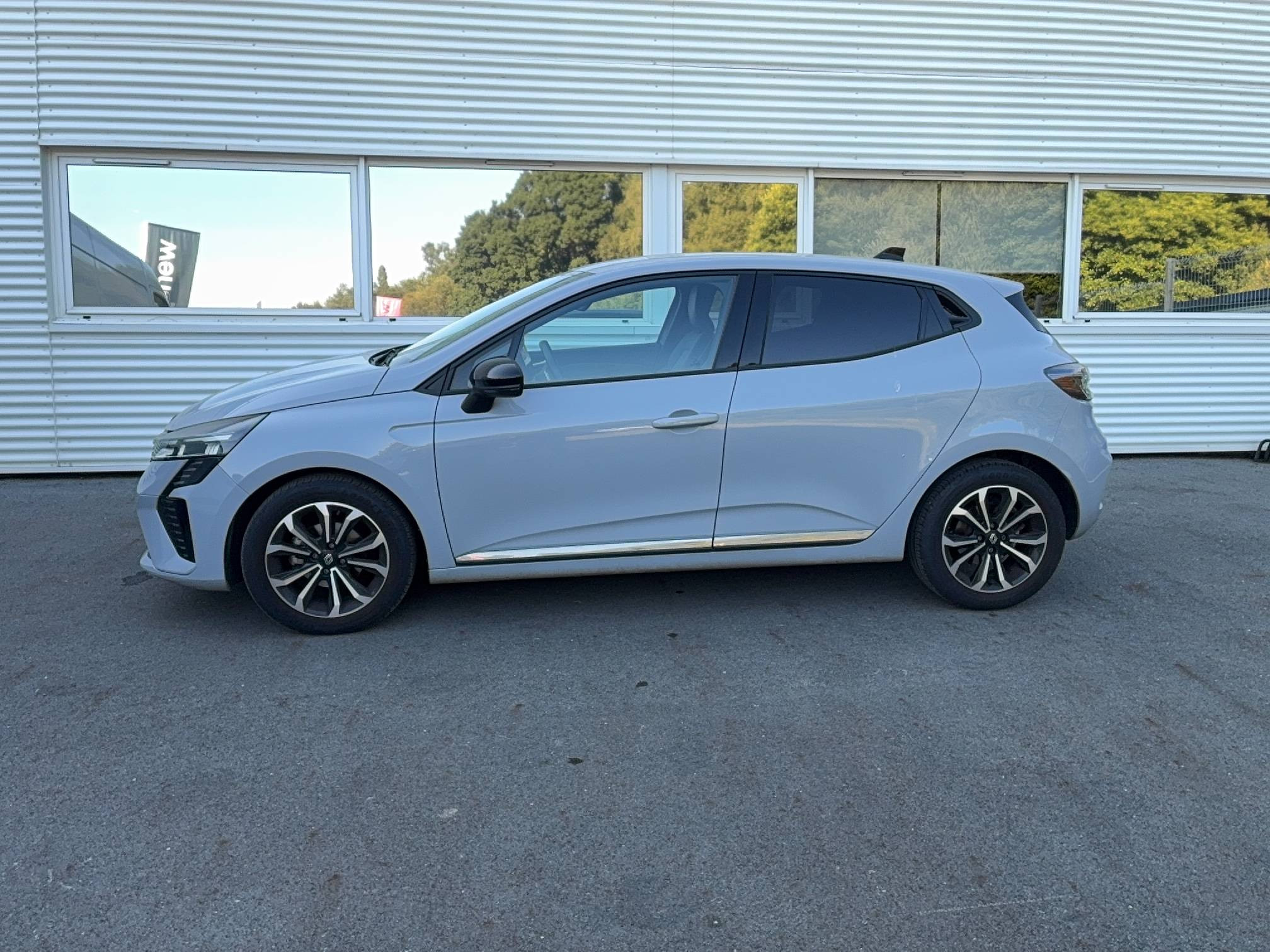Vente en ligne Renault Clio 5 Clio TCe 90 au prix de 16 990 €