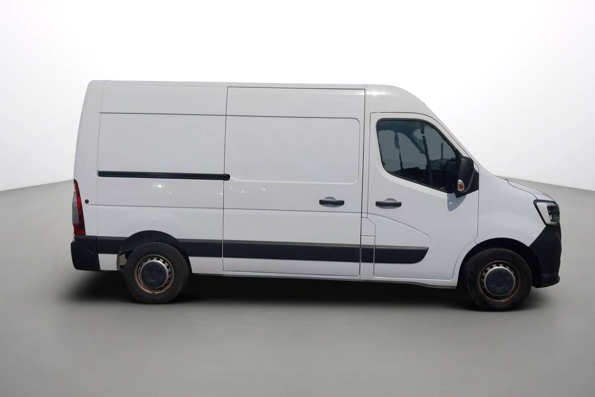 Vente en ligne Renault Master Fourgon MASTER FGN TRAC F3500 L2H2 BLUE DCI 135 au prix de 24 990 €