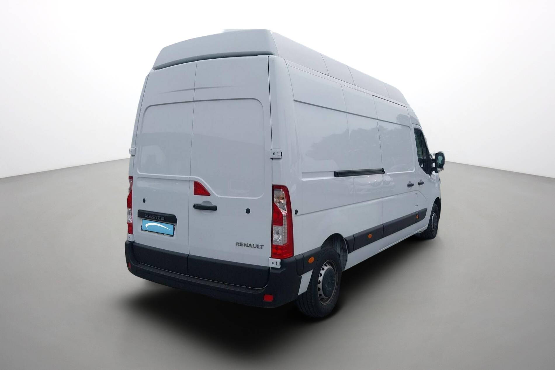 Vente en ligne Renault Master Fourgon MASTER FGN TRAC F3500 L3H3 BLUE DCI 135 au prix de 25 490 €