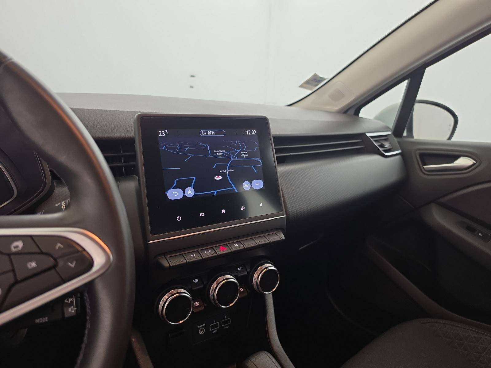Vente en ligne Renault Clio 5 Clio E-Tech 140 - 21N au prix de 14 890 €
