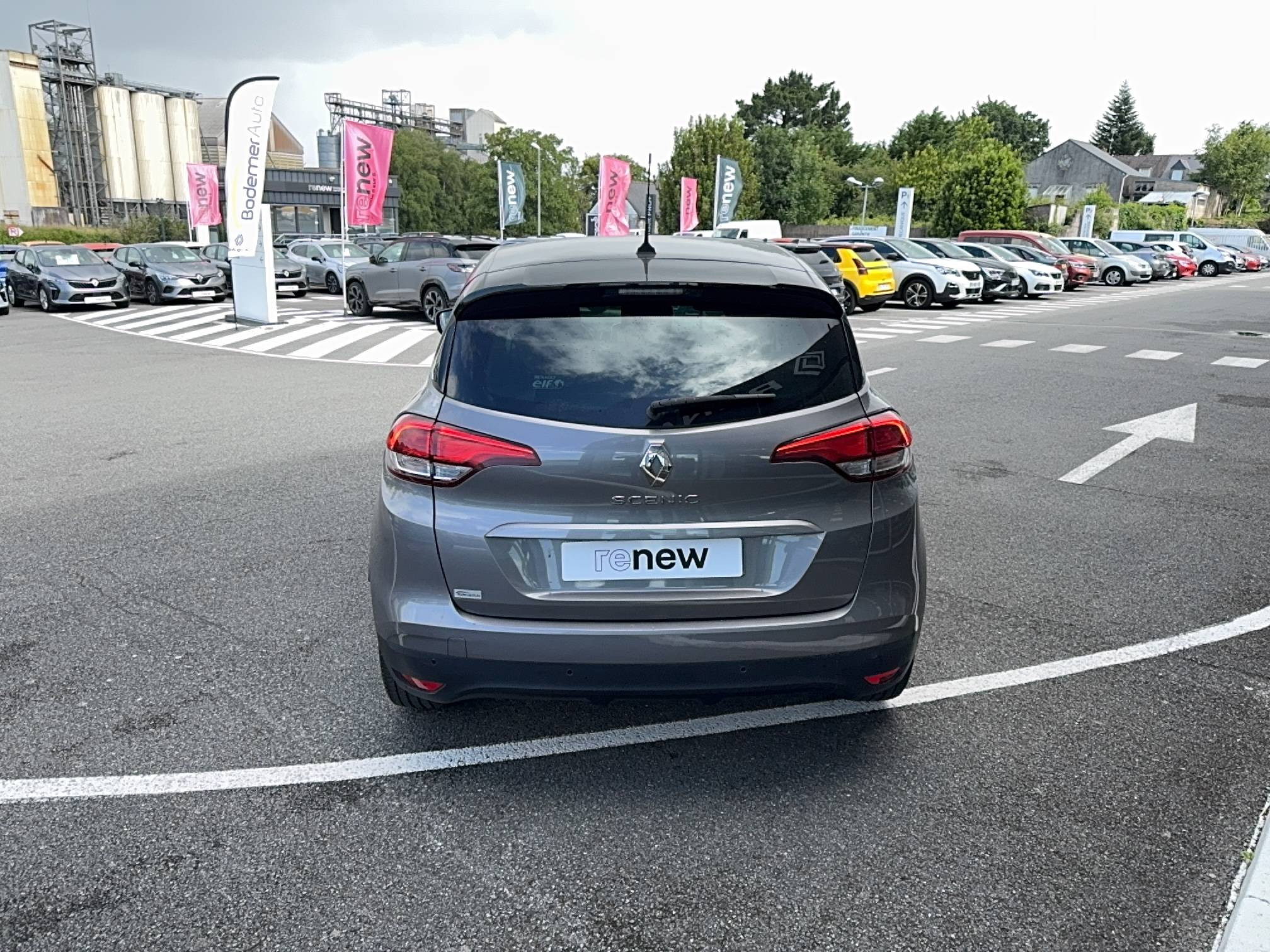 Vente en ligne Renault Scenic 4 Scenic Blue dCi 120 au prix de 14 290 €