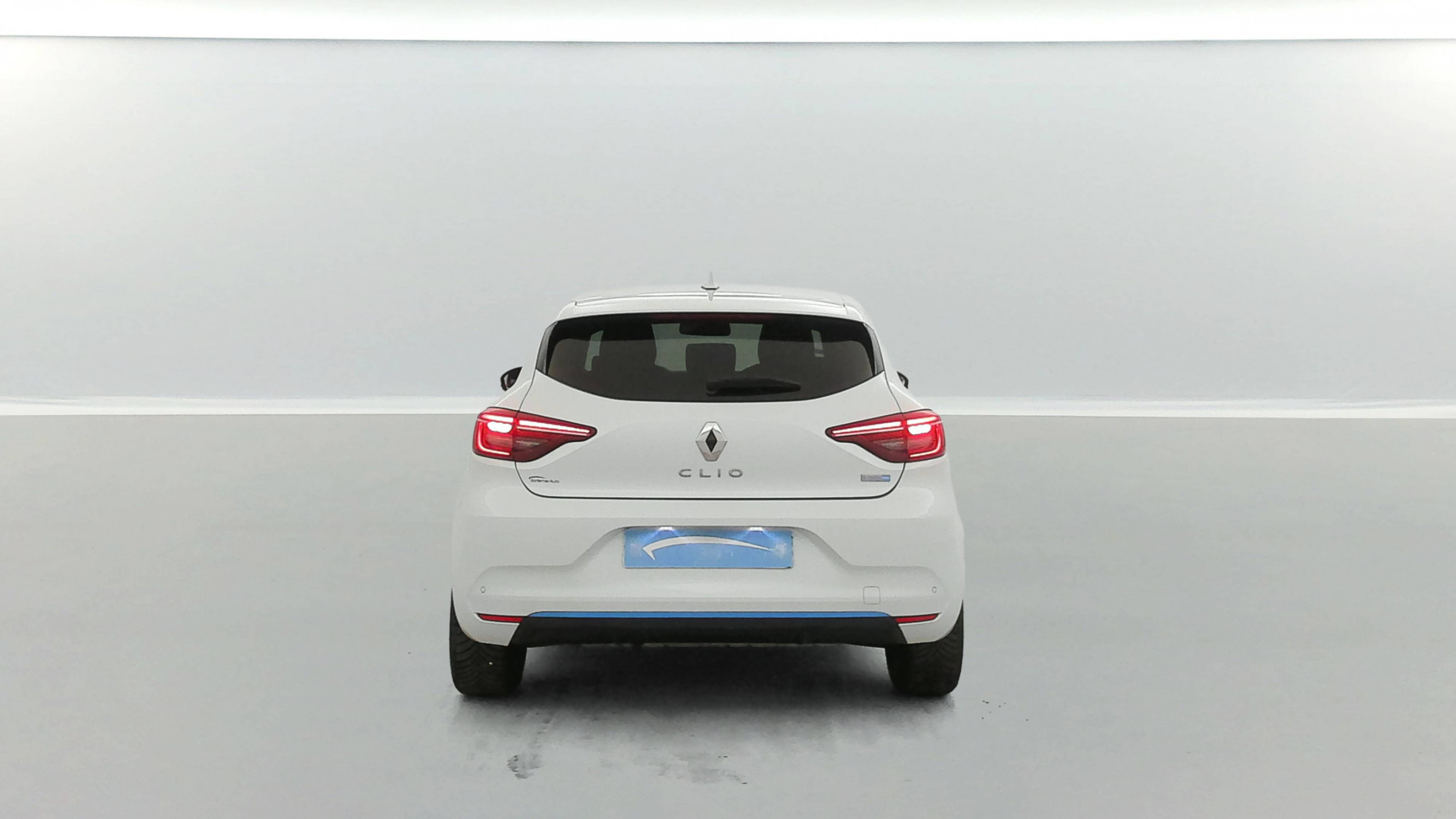 Vente en ligne Renault Clio 5 Clio E-Tech 140 au prix de 16 490 €