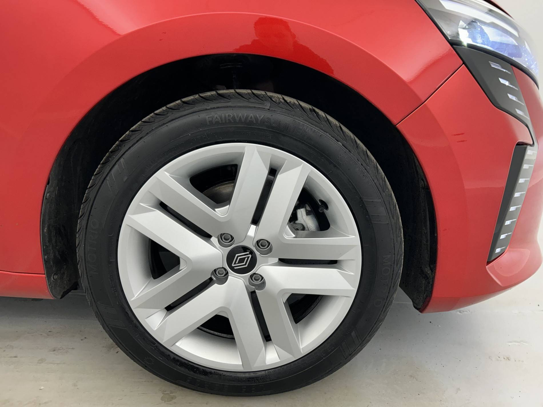 Vente en ligne Renault Clio 5 Clio E-Tech full hybrid 145 ch GSR2 au prix de 19 590 €