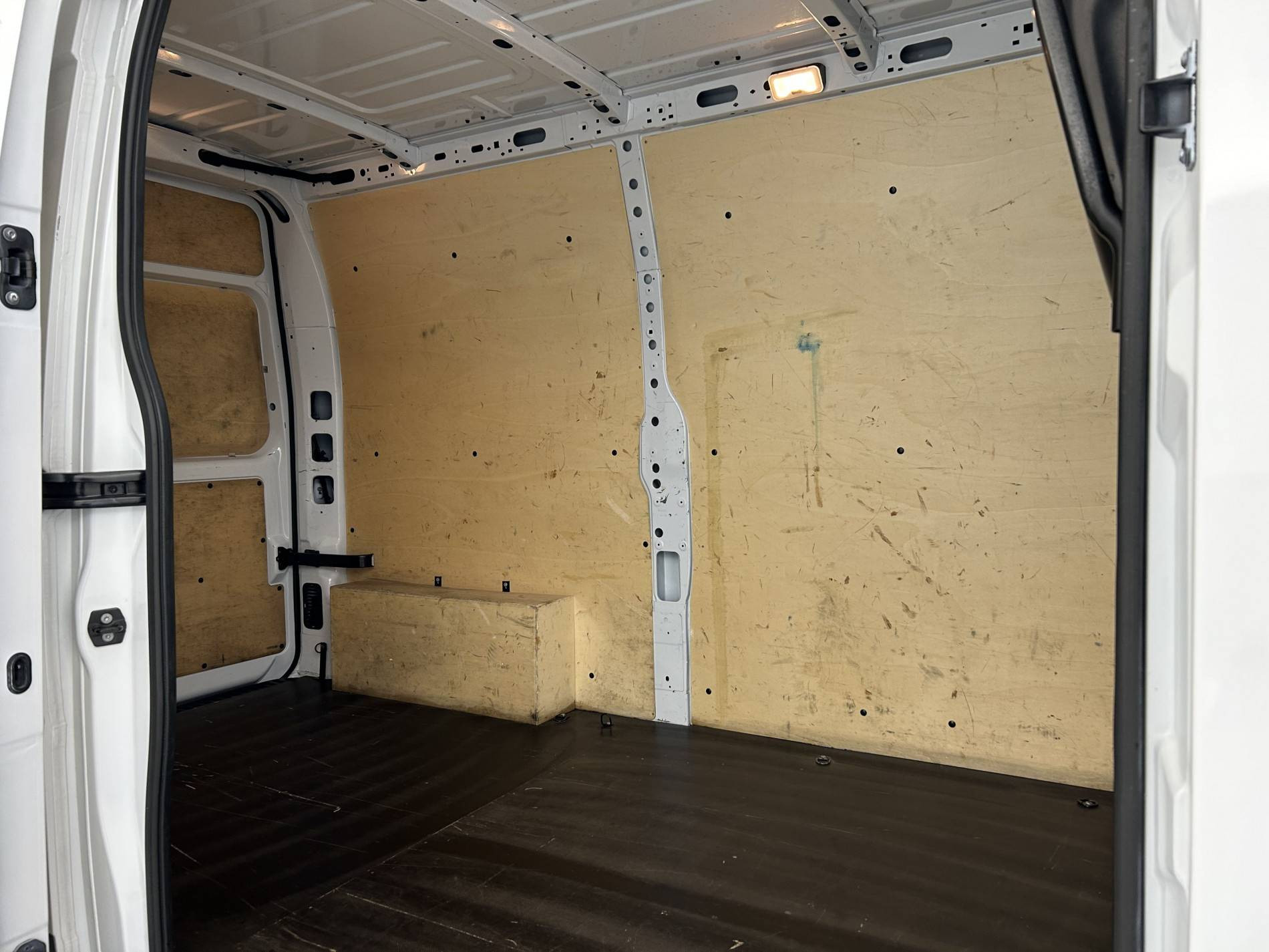 Vente en ligne Renault Master Fourgon MASTER FGN TRAC F3500 L2H2 BLUE DCI 135 au prix de 24 990 €