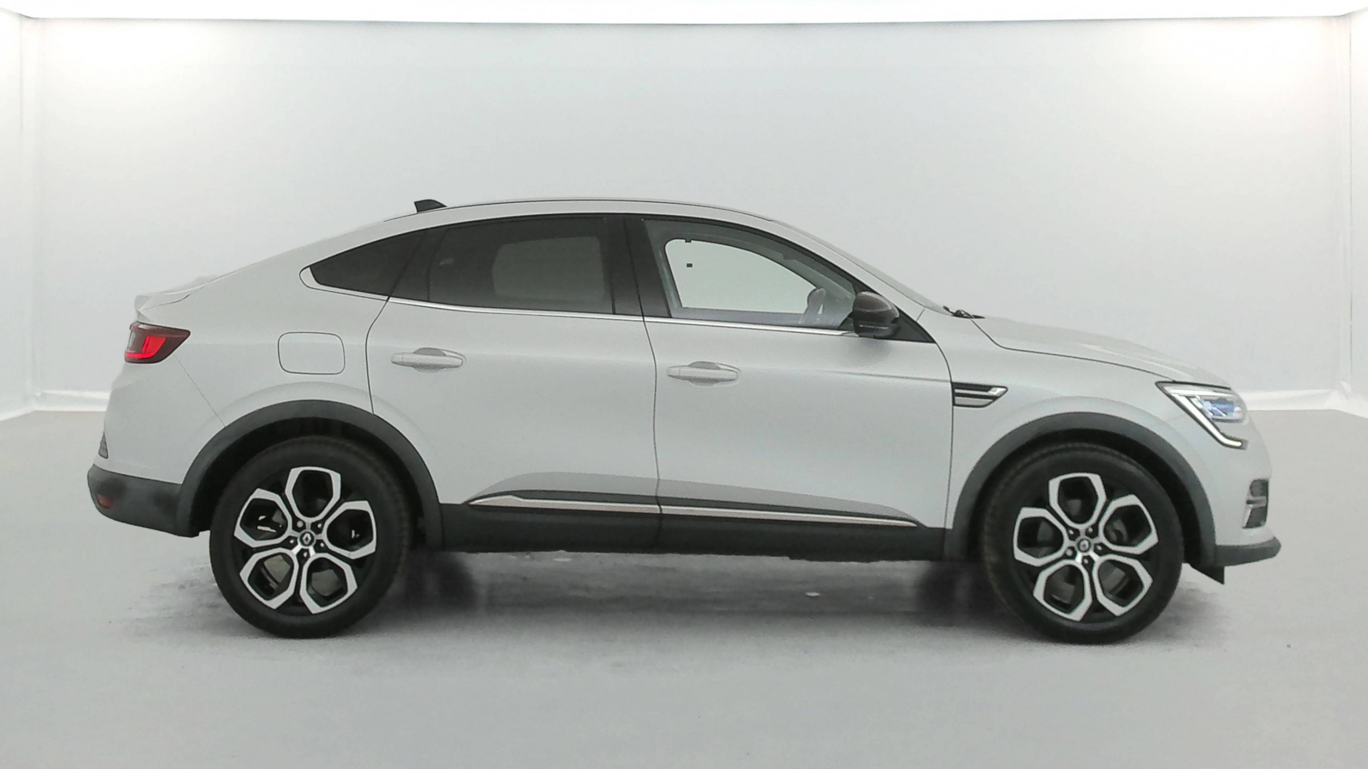 Vente en ligne Renault Arkana  E-Tech 145 - 21B au prix de 18 650 €