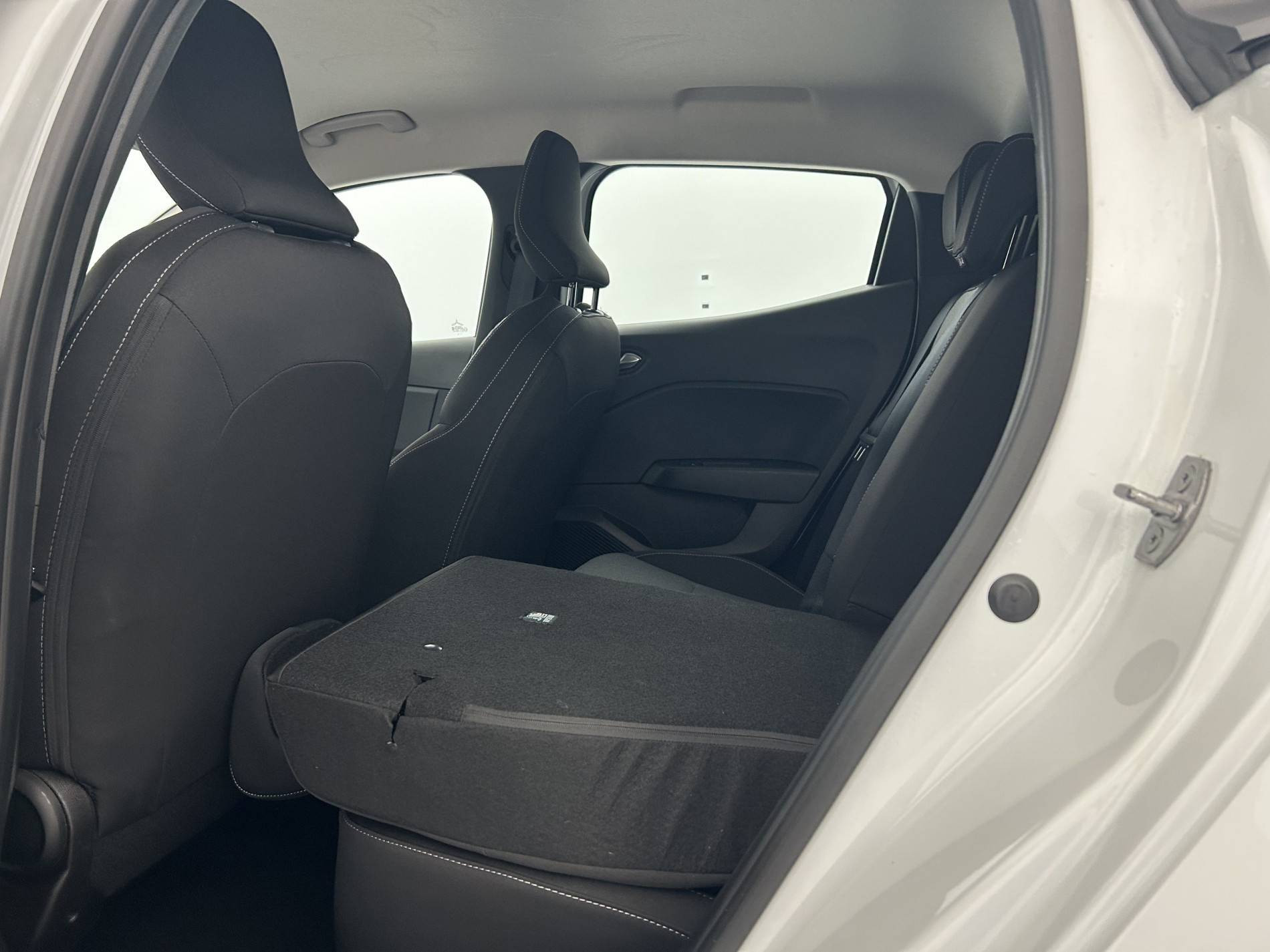 Vente en ligne Renault Clio 5 Clio E-Tech full hybrid 145 ch GSR2 au prix de 19 990 €