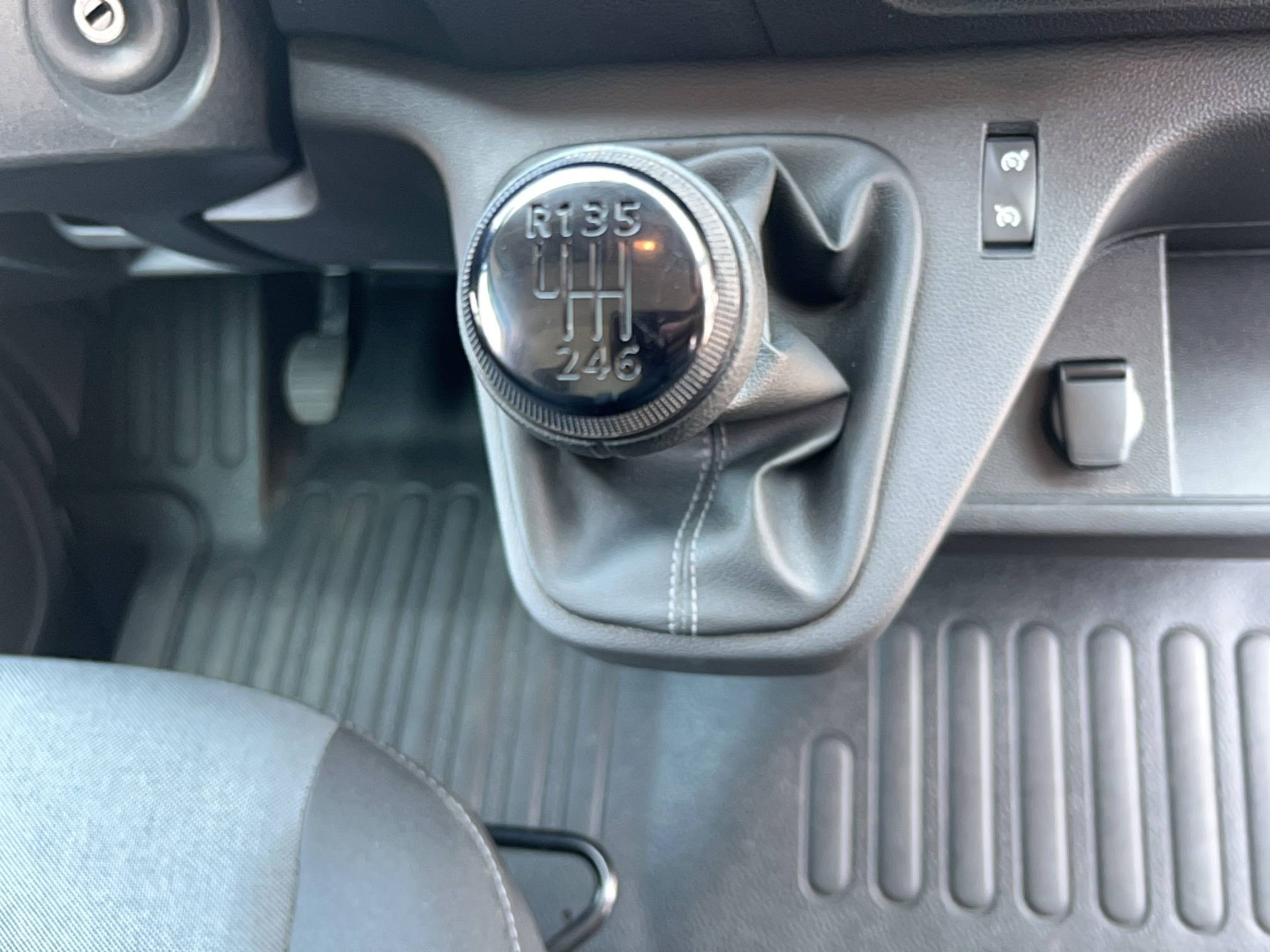 Vente en ligne Renault Master Fourgon MASTER FGN TRAC F3500 L2H2 BLUE DCI 135 au prix de 22 990 €