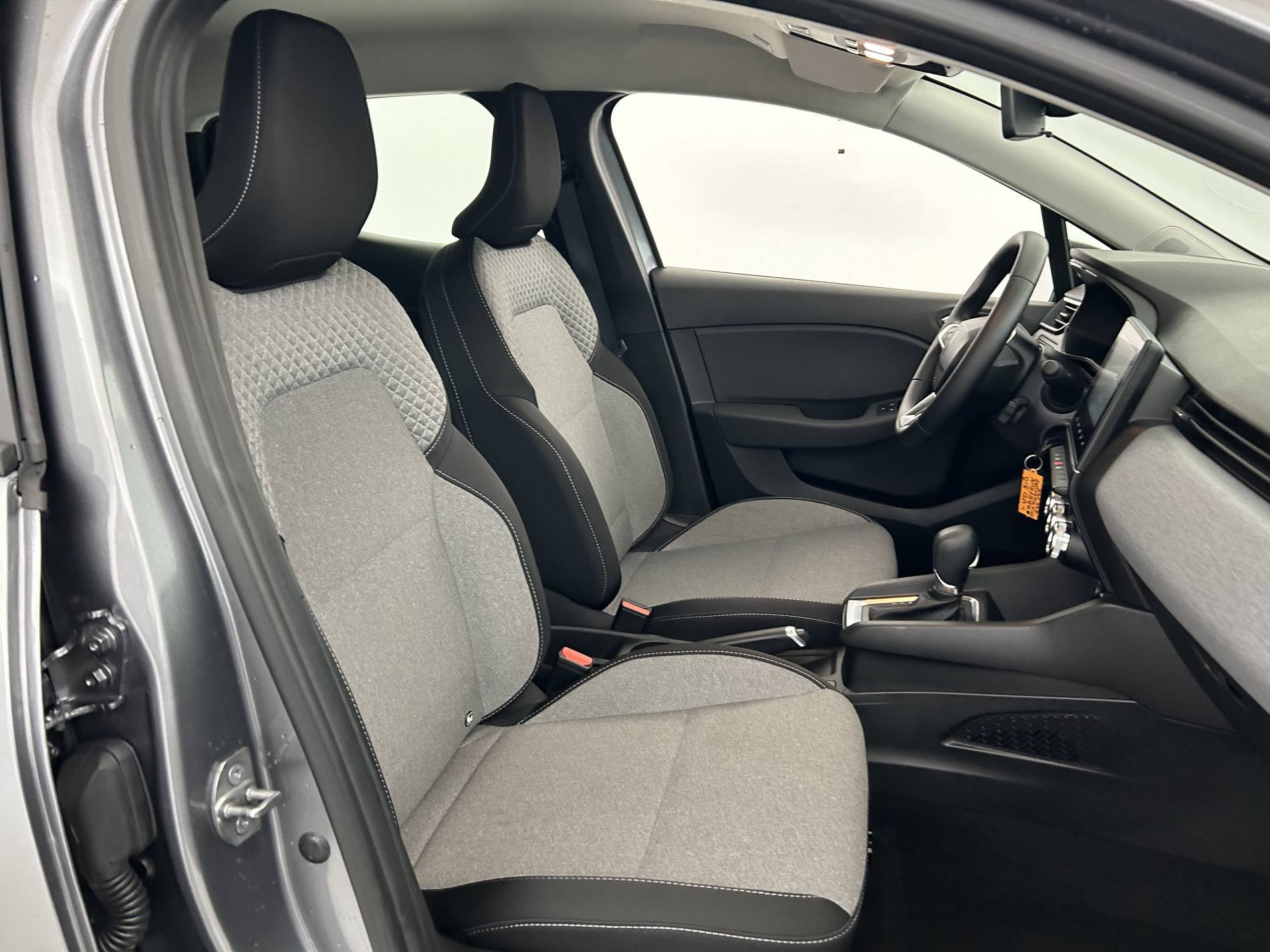 Vente en ligne Renault Clio 5 Clio E-Tech full hybrid 145 ch GSR2 au prix de 18 990 €