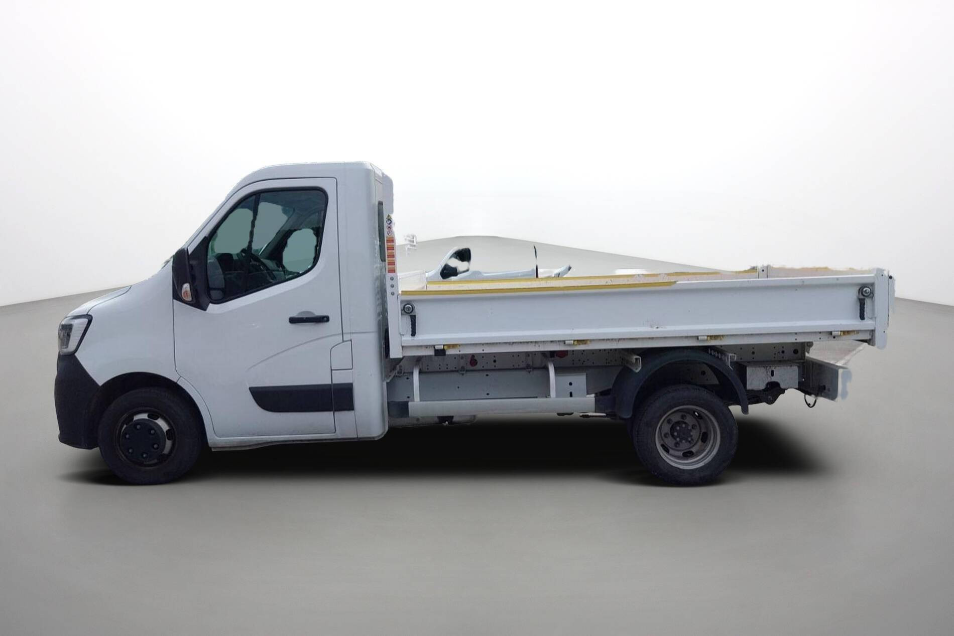 Vente en ligne Renault Master 3 Châssis Cabine MASTER CDC PROP RJ3500 L3 BLUE DCI 130 EURO VI au prix de 31 990 €