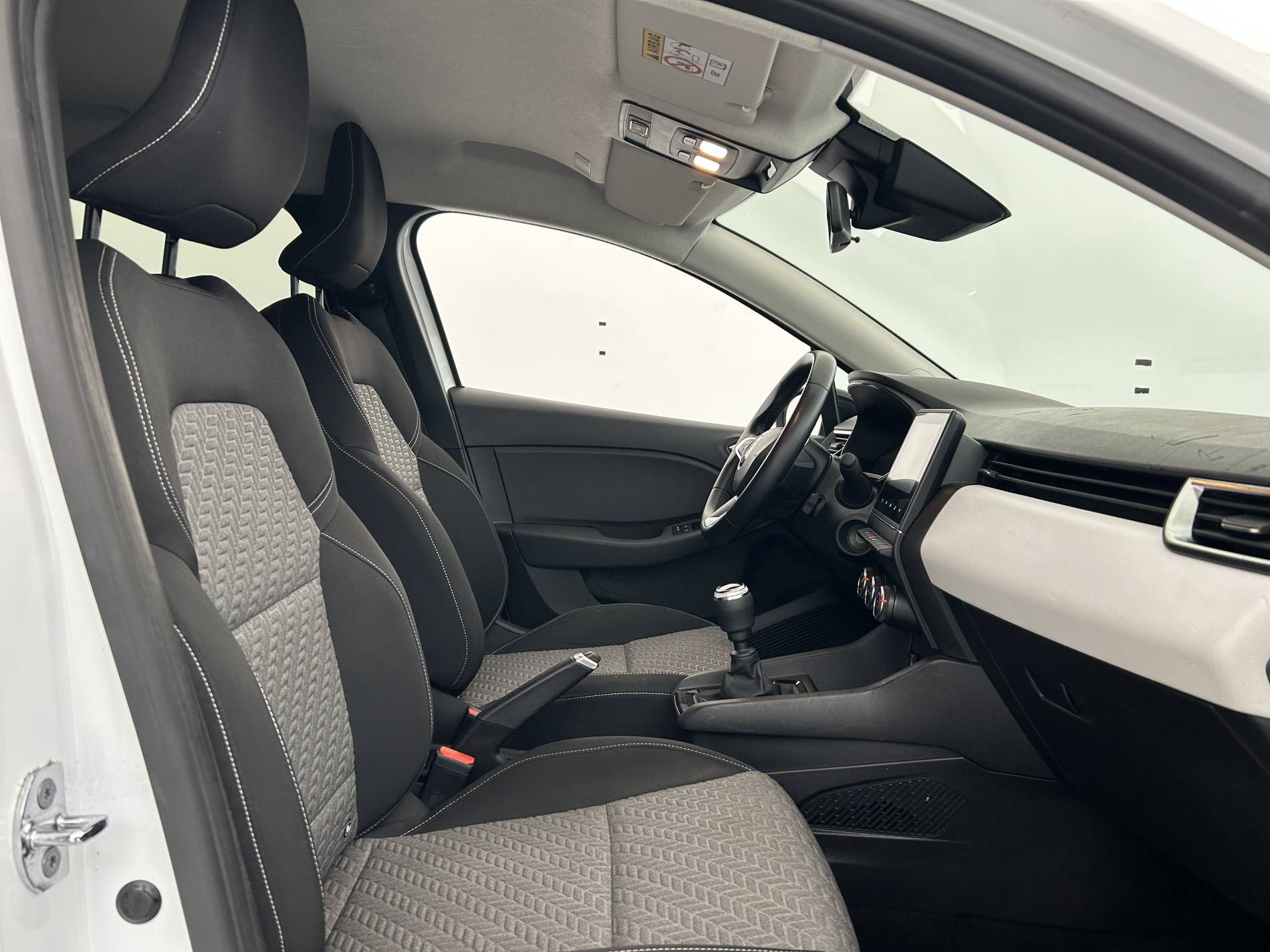 Vente en ligne Renault Clio 5 CLIO SOCIETE BLUE DCI 100 au prix de 14 990 €