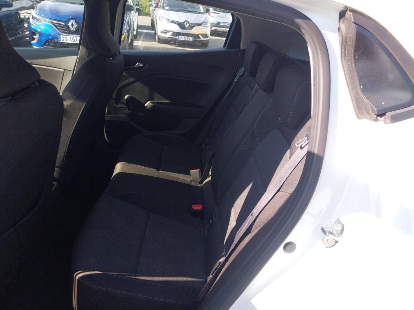 Vente en ligne Renault Clio 5 Clio E-Tech full hybrid 145 au prix de 13 890 €