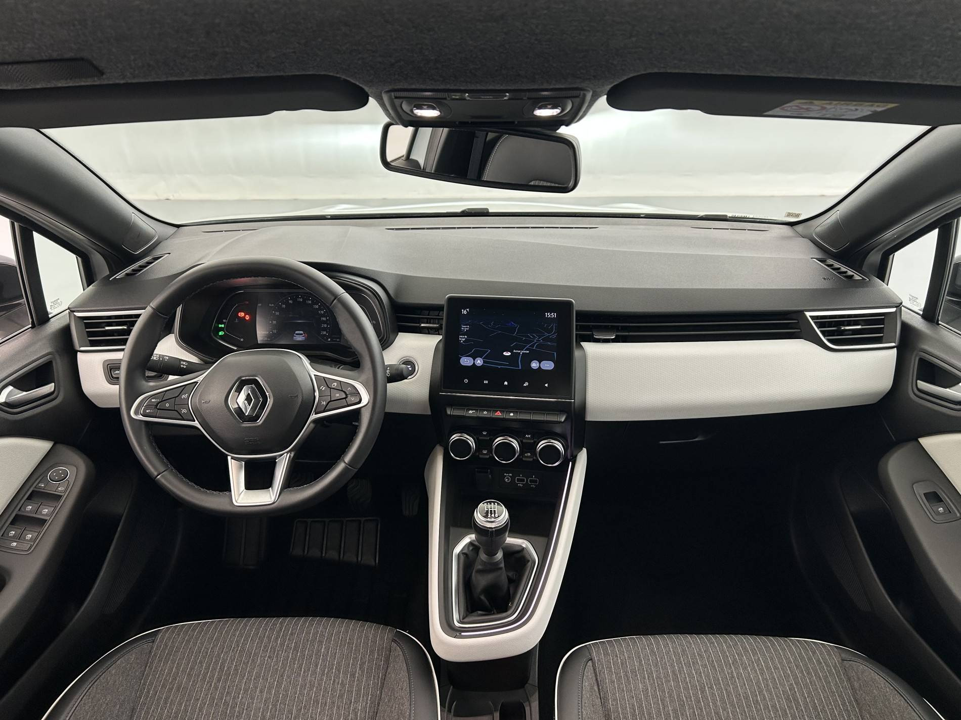 Vente en ligne Renault Clio 5 Clio TCe 90 au prix de 15 690 €