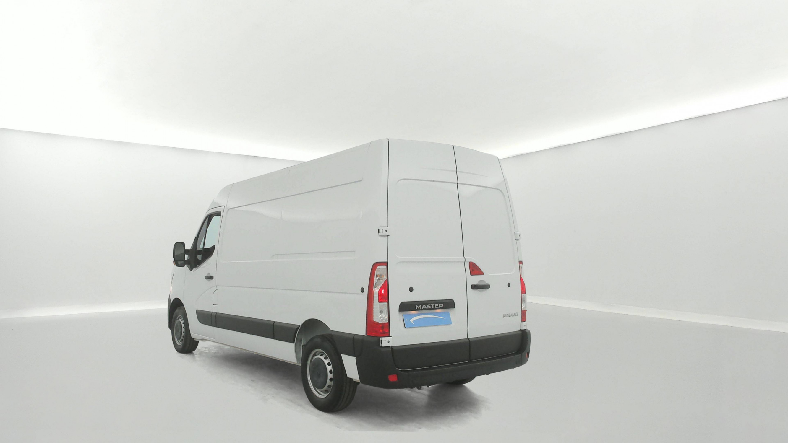 Vente en ligne Renault Master Fourgon MASTER FGN TRAC F3500 L2H2 BLUE DCI 135 au prix de 23 990 €