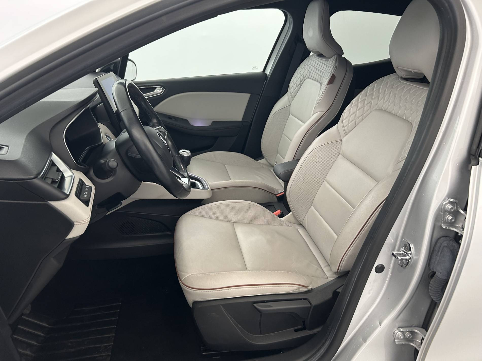 Vente en ligne Renault Clio 5 Clio TCe 140 - 21N au prix de 17 790 €