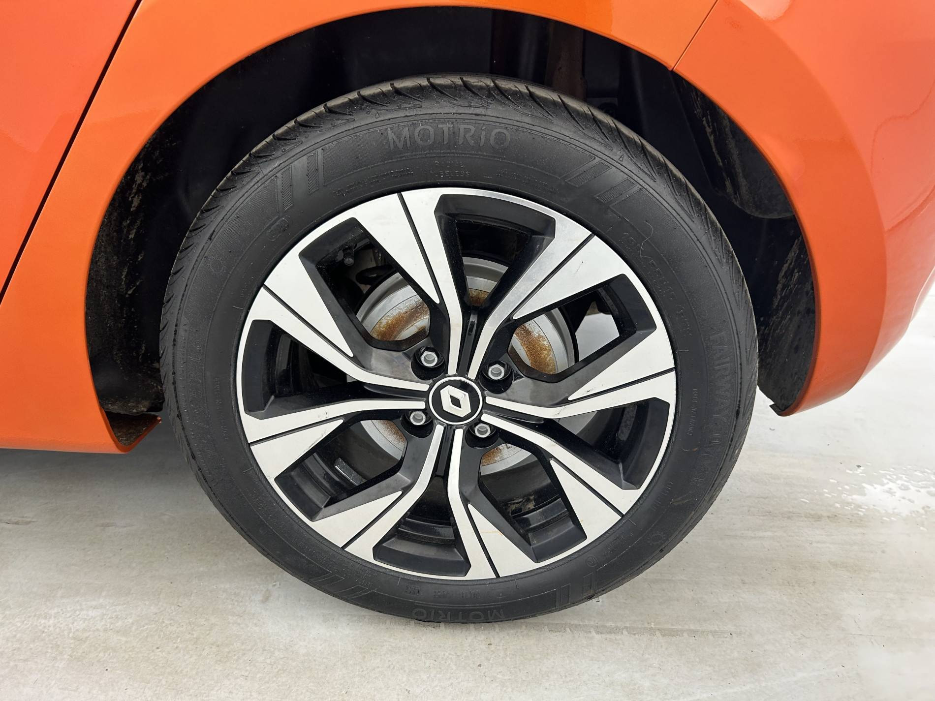 Vente en ligne Renault Clio 5 Clio E-Tech hybride 145 au prix de 15 490 €