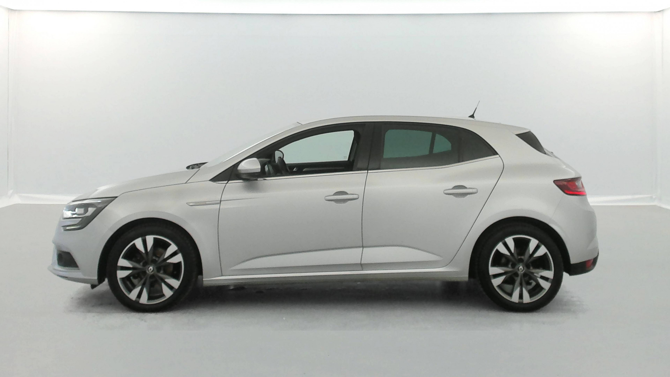 Vente en ligne Renault Megane 4 Mégane IV Berline Blue dCi 115 EDC au prix de 16 390 €