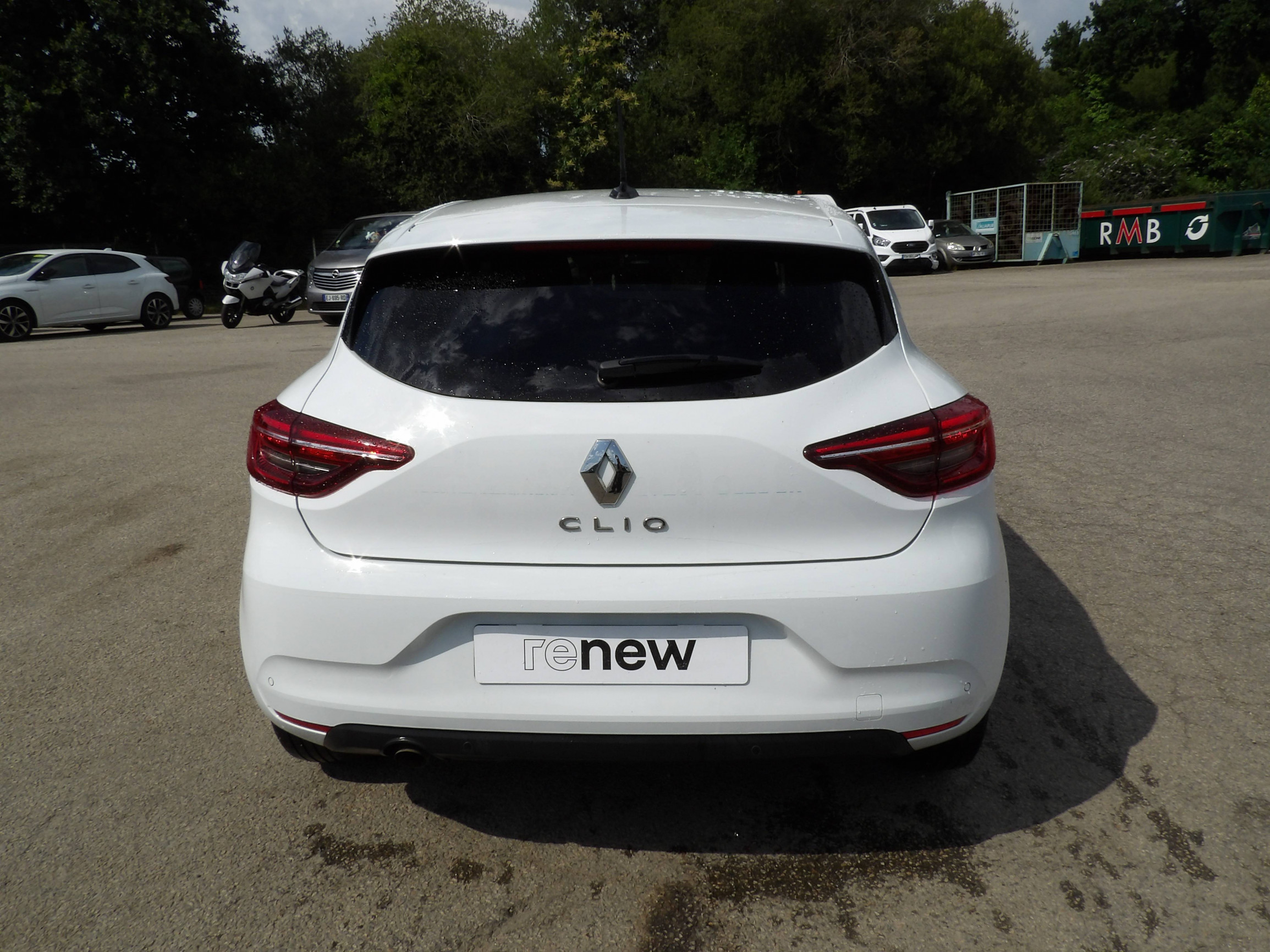 Vente en ligne Renault Clio 5 Clio TCe 90 au prix de 13 799 €