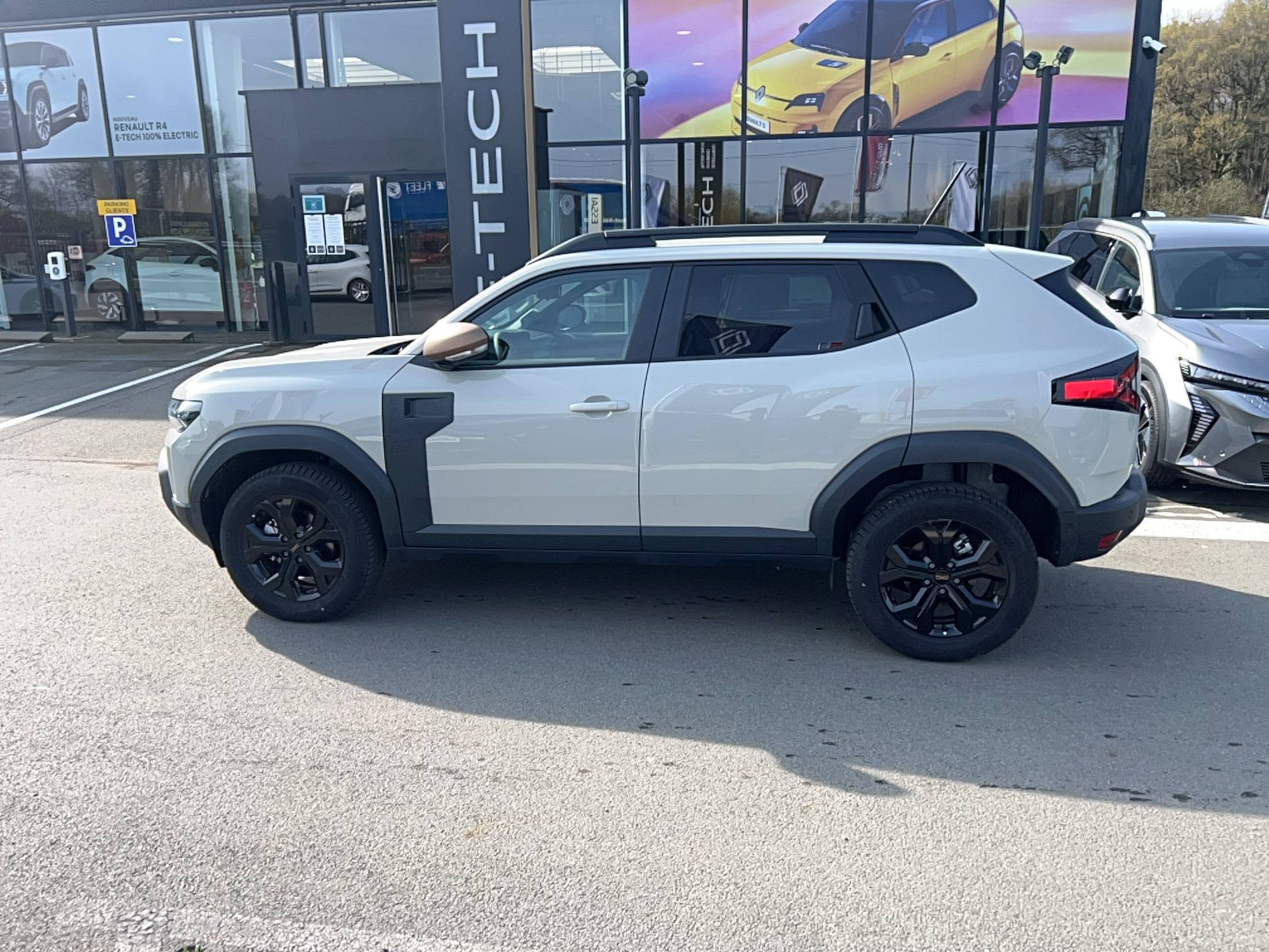 Vente en ligne Dacia Duster  Hybrid-G 150 4x4 au prix de 32 600 €