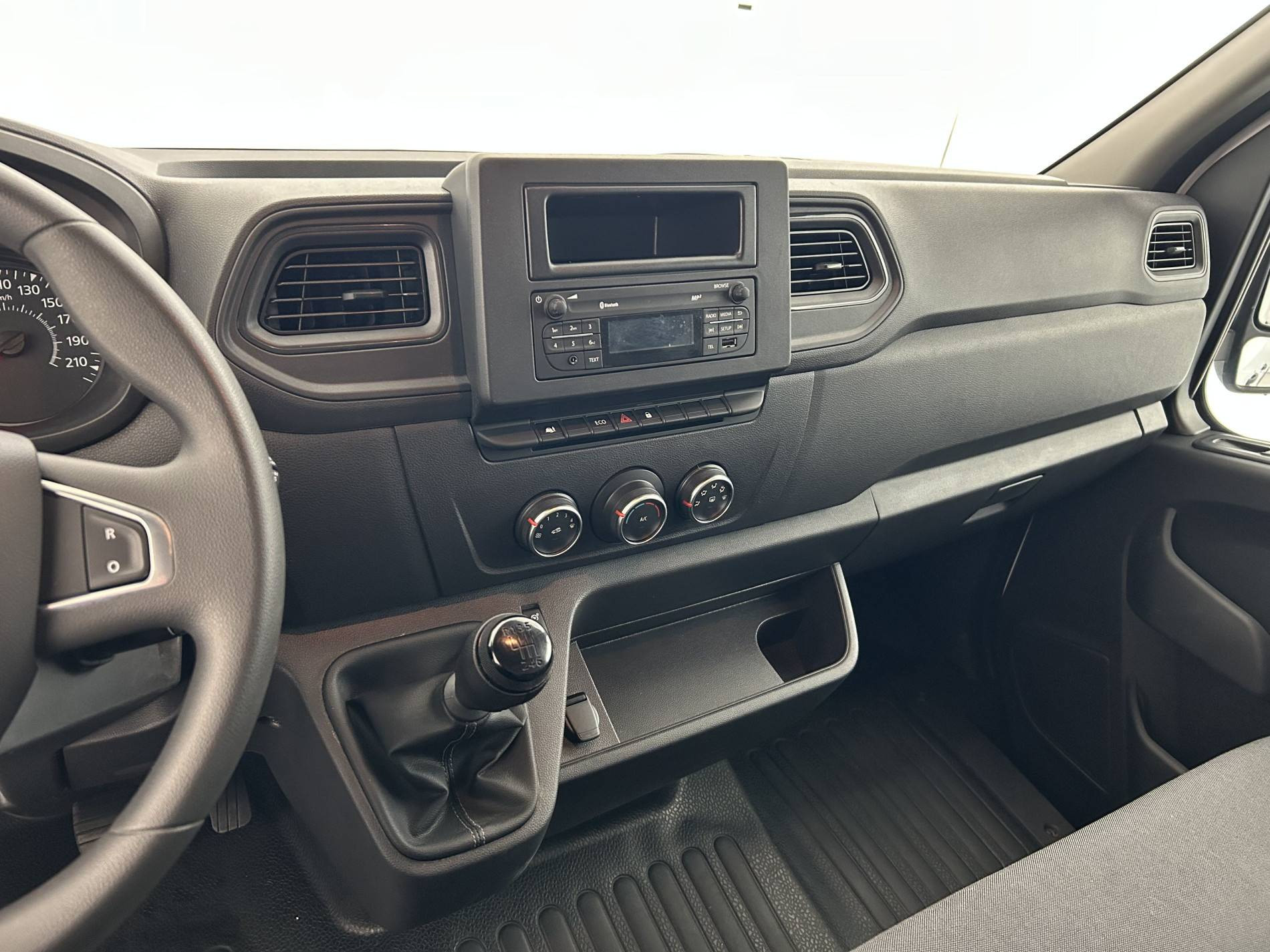 Vente en ligne Renault Master Fourgon MASTER FGN TRAC F3500 L3H3 BLUE DCI 135 au prix de 29 400 €