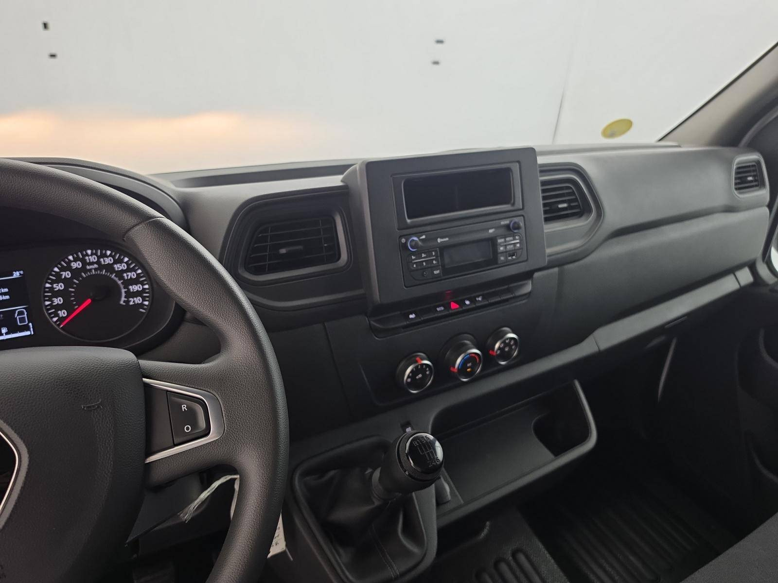 Vente en ligne Renault Master Fourgon MASTER FGN TRAC F3500 L2H2 BLUE DCI 135 au prix de 21 490 €