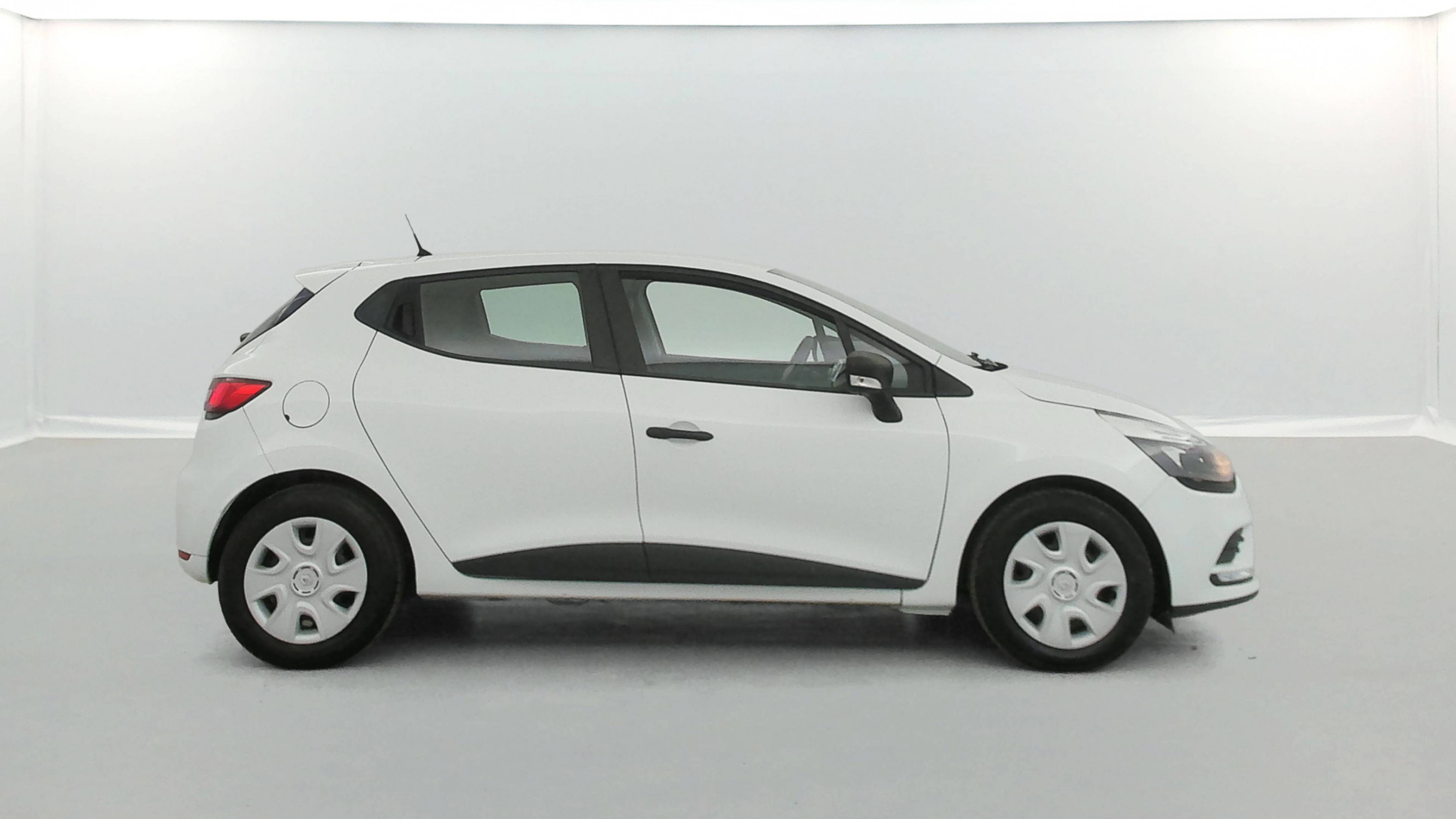 Vente en ligne Renault Clio 4 CLIO SOCIETE DCI 75 ENERGY au prix de 7 790 €