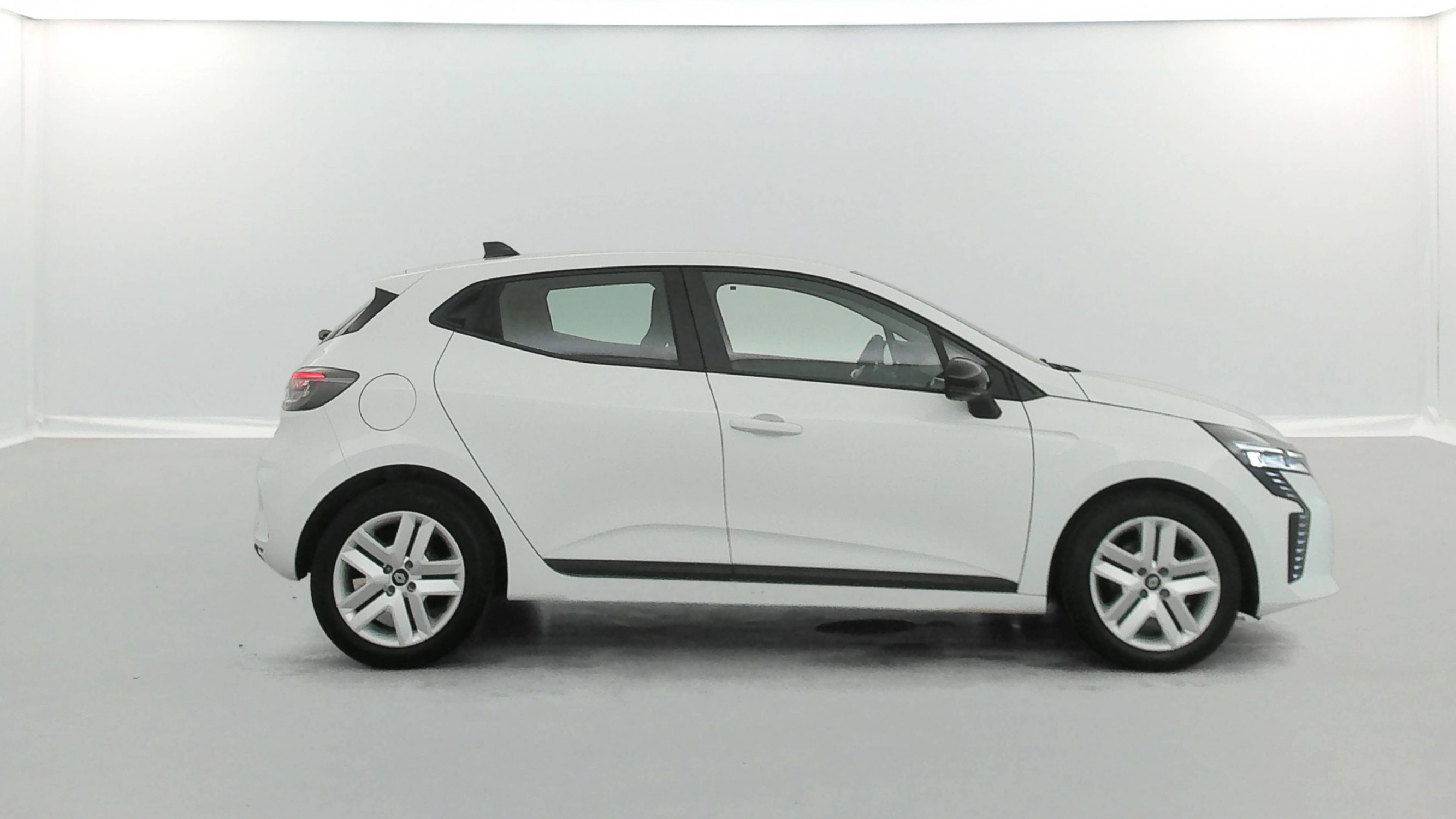 Vente en ligne Renault Clio 5 Clio TCe 90 au prix de 14 690 €