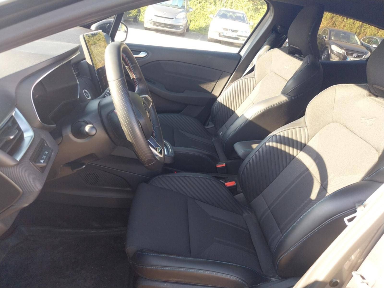 Vente en ligne Renault Clio 5 Clio E-Tech full hybrid 145 au prix de 19 785 €