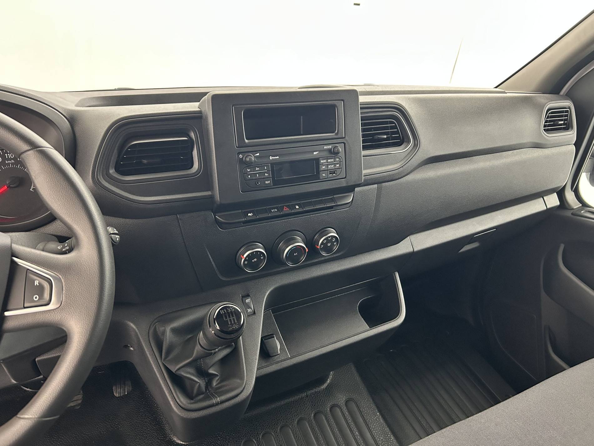 Vente en ligne Renault Master Fourgon MASTER FGN TRAC F3500 L2H2 BLUE DCI 135 au prix de 26 990 €