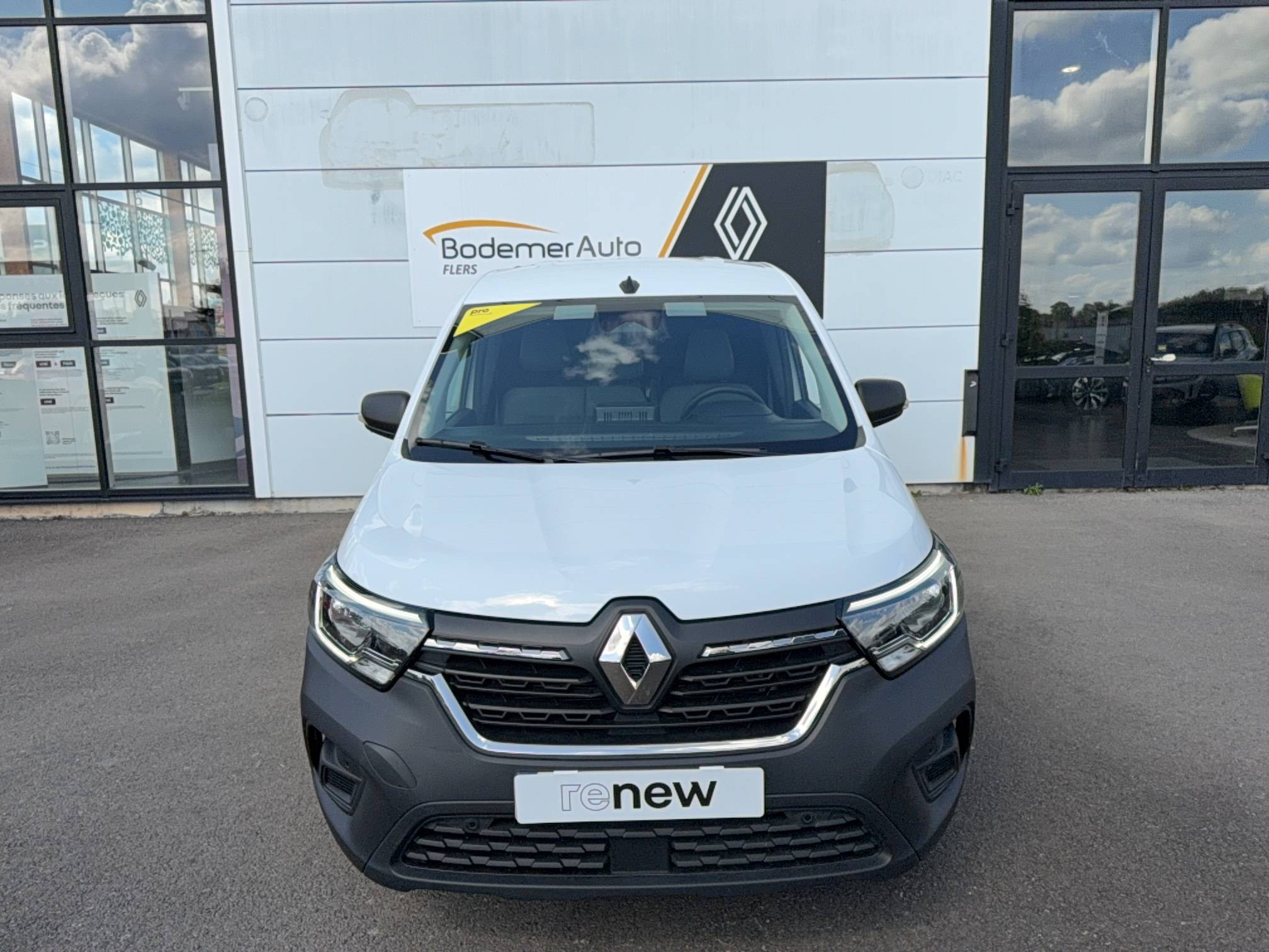 Vente en ligne Renault Kangoo Van  BLUE DCI 95 au prix de 18 900 €