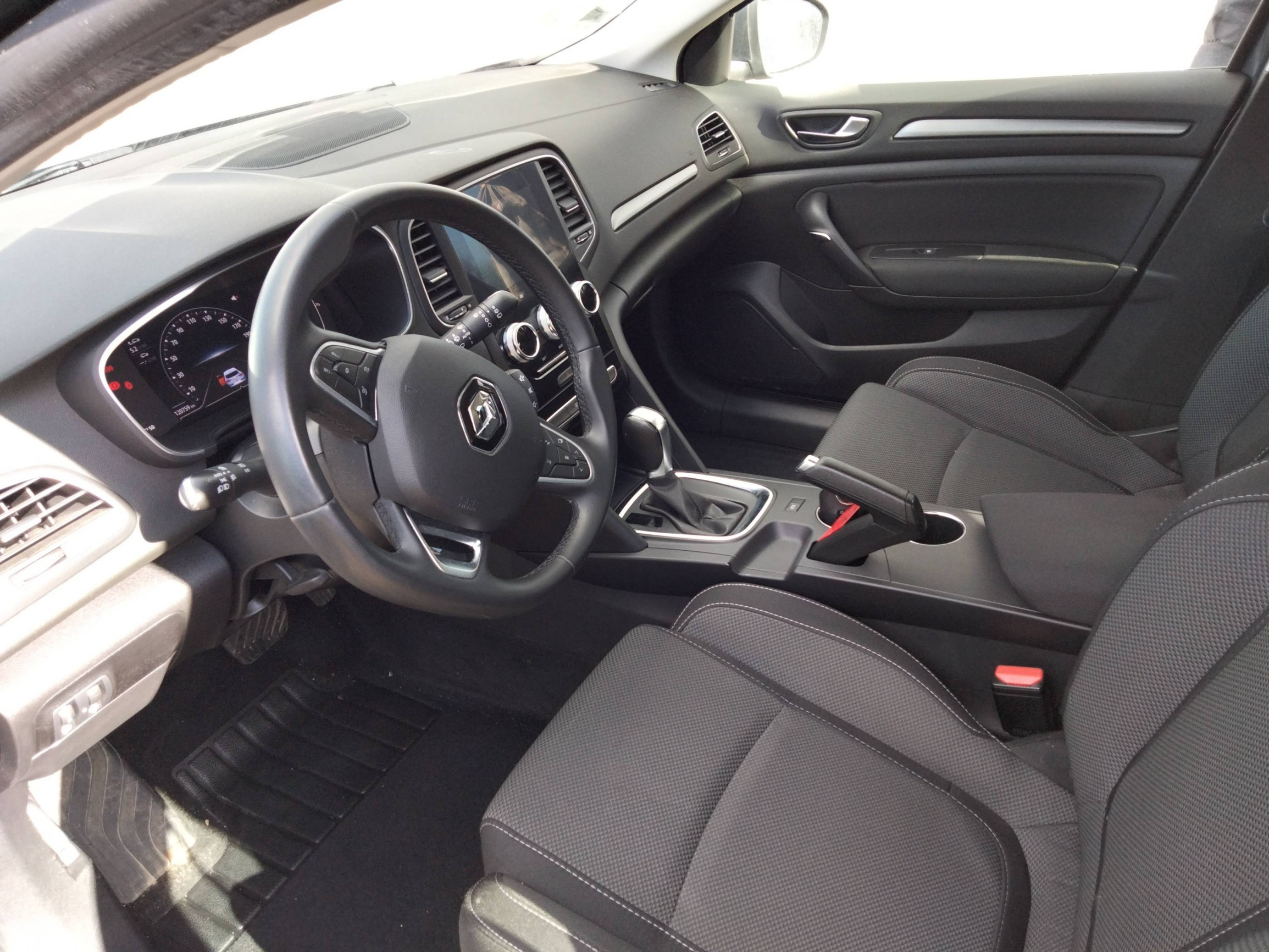 Vente en ligne Renault Megane 4  Blue dCi 115 EDC au prix de 14 590 €