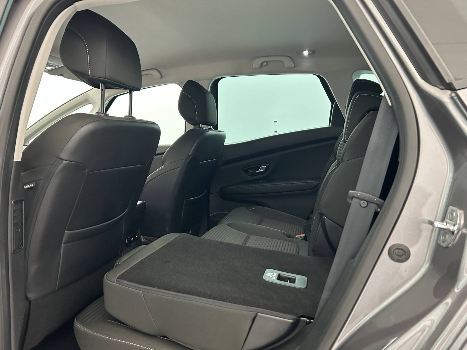 Vente en ligne Renault Scenic 4 Scenic TCe 115 FAP - 21 au prix de 14 790 €