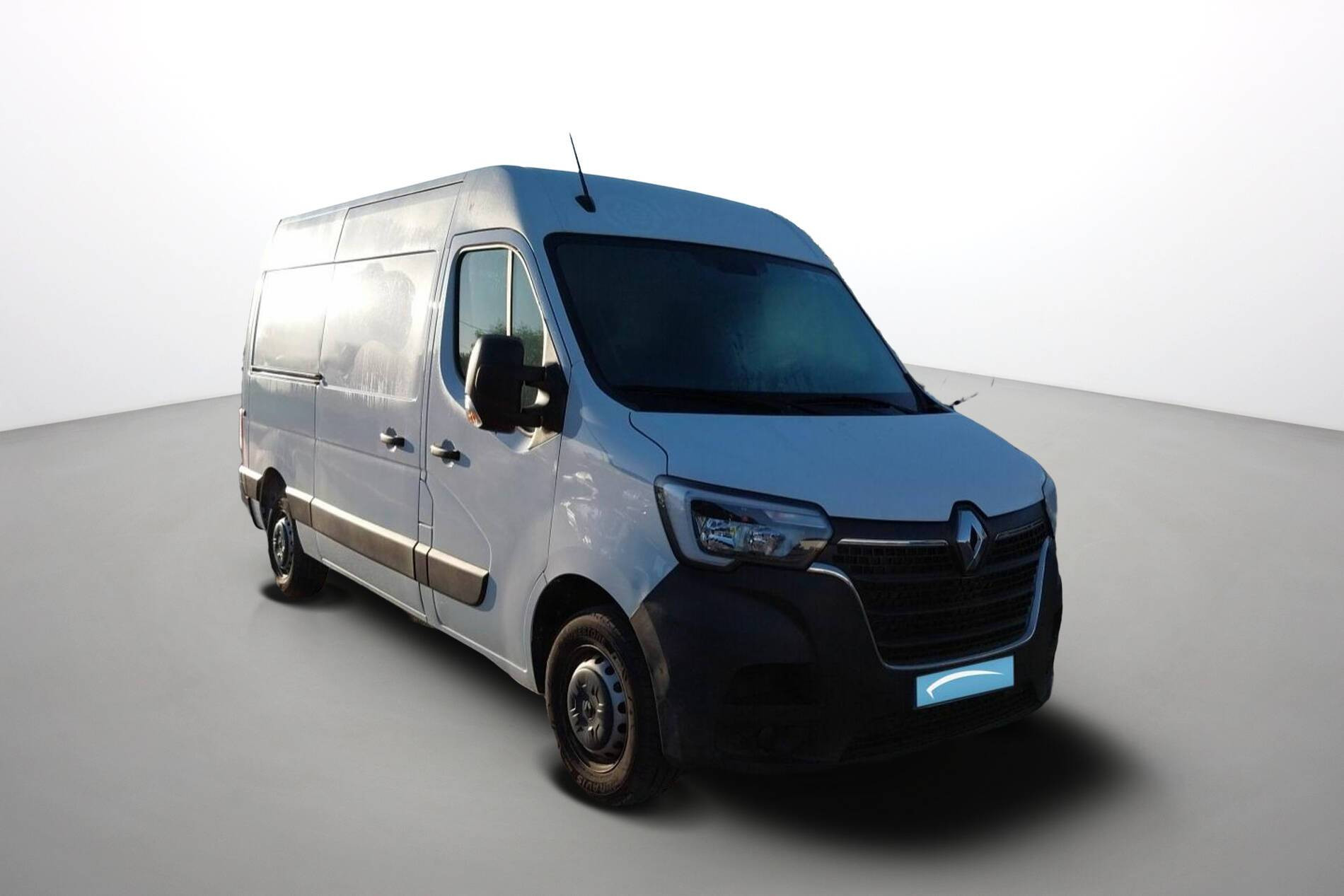 Vente en ligne Renault Master Fourgon MASTER FGN TRAC F3500 L2H2 BLUE DCI 135 au prix de 26 990 €
