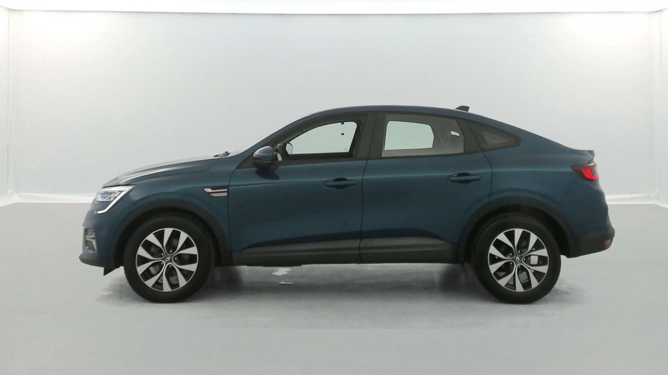 Vente en ligne Renault Arkana  E-Tech hybride 145 - 22 au prix de 18 790 €