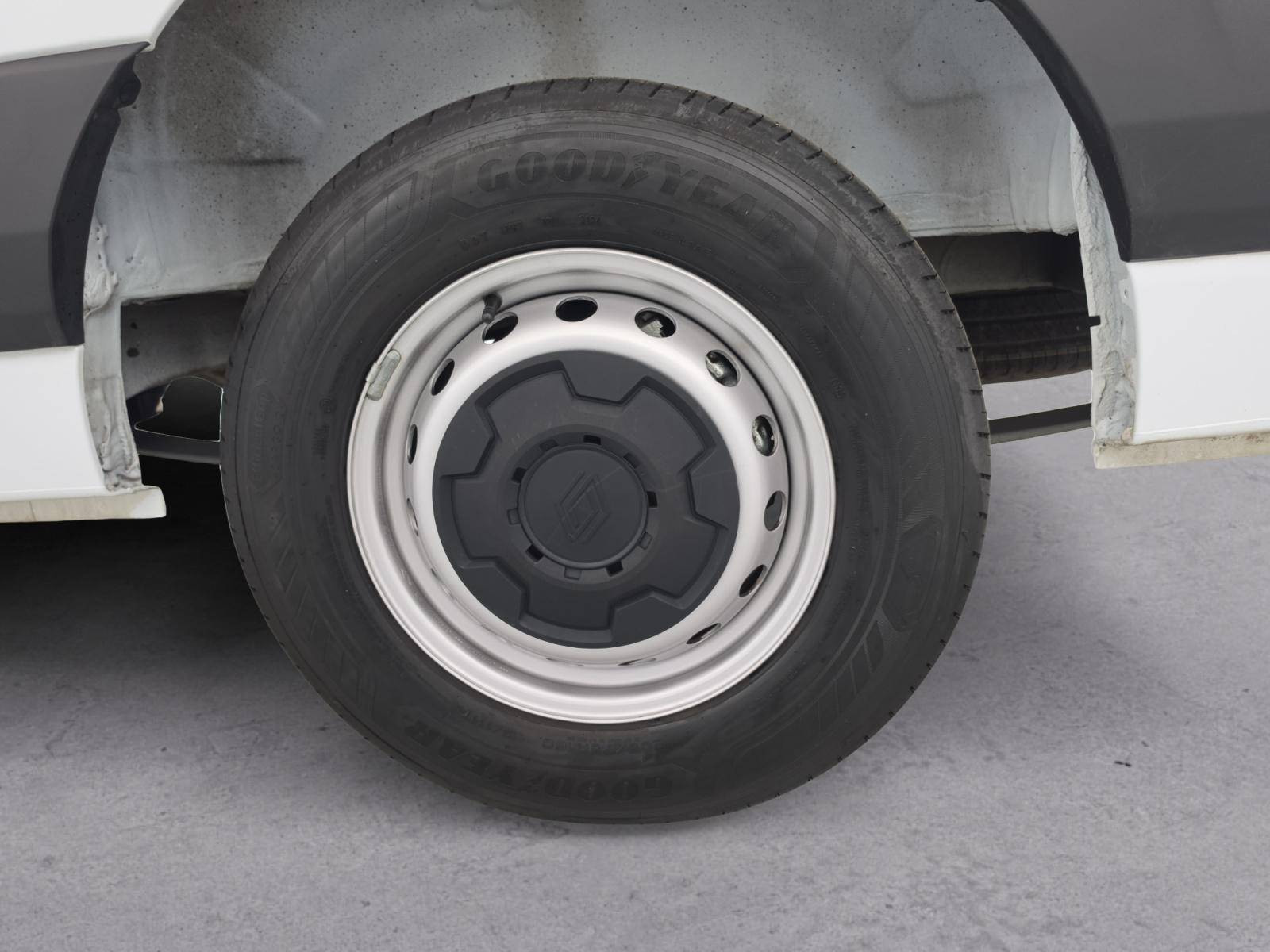 Vente en ligne Renault Master Fourgon MASTER FG BLUE DCI 130 L2H2 3T5 TR au prix de 31 490 €