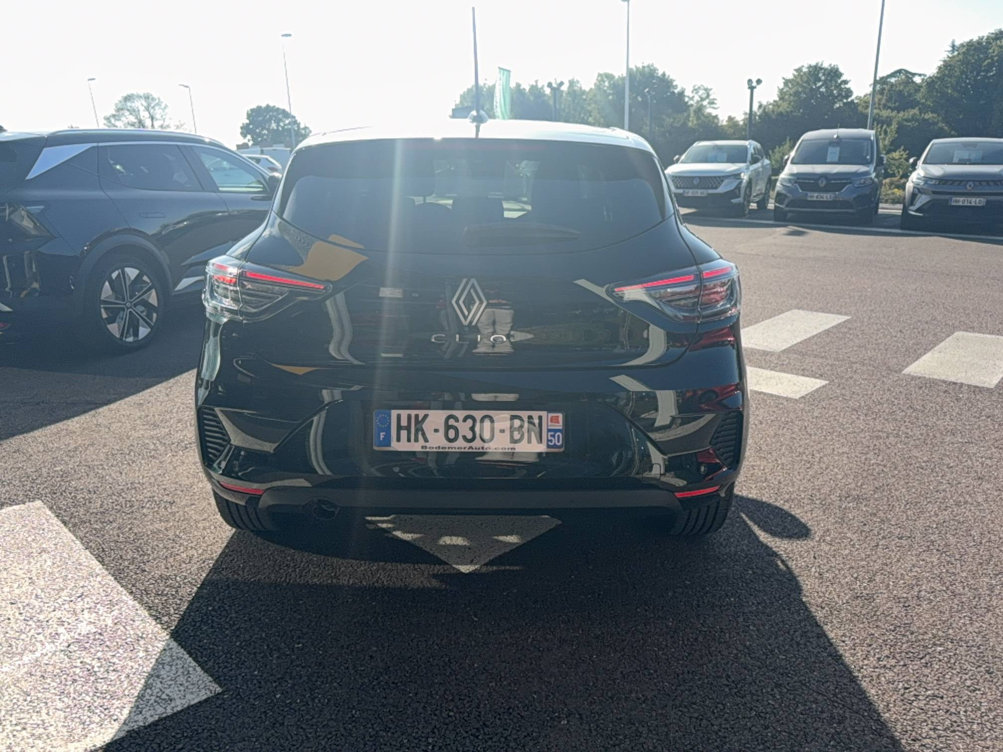Vente en ligne Renault Clio 5 Clio Eco-G 100 ch au prix de 17 490 €