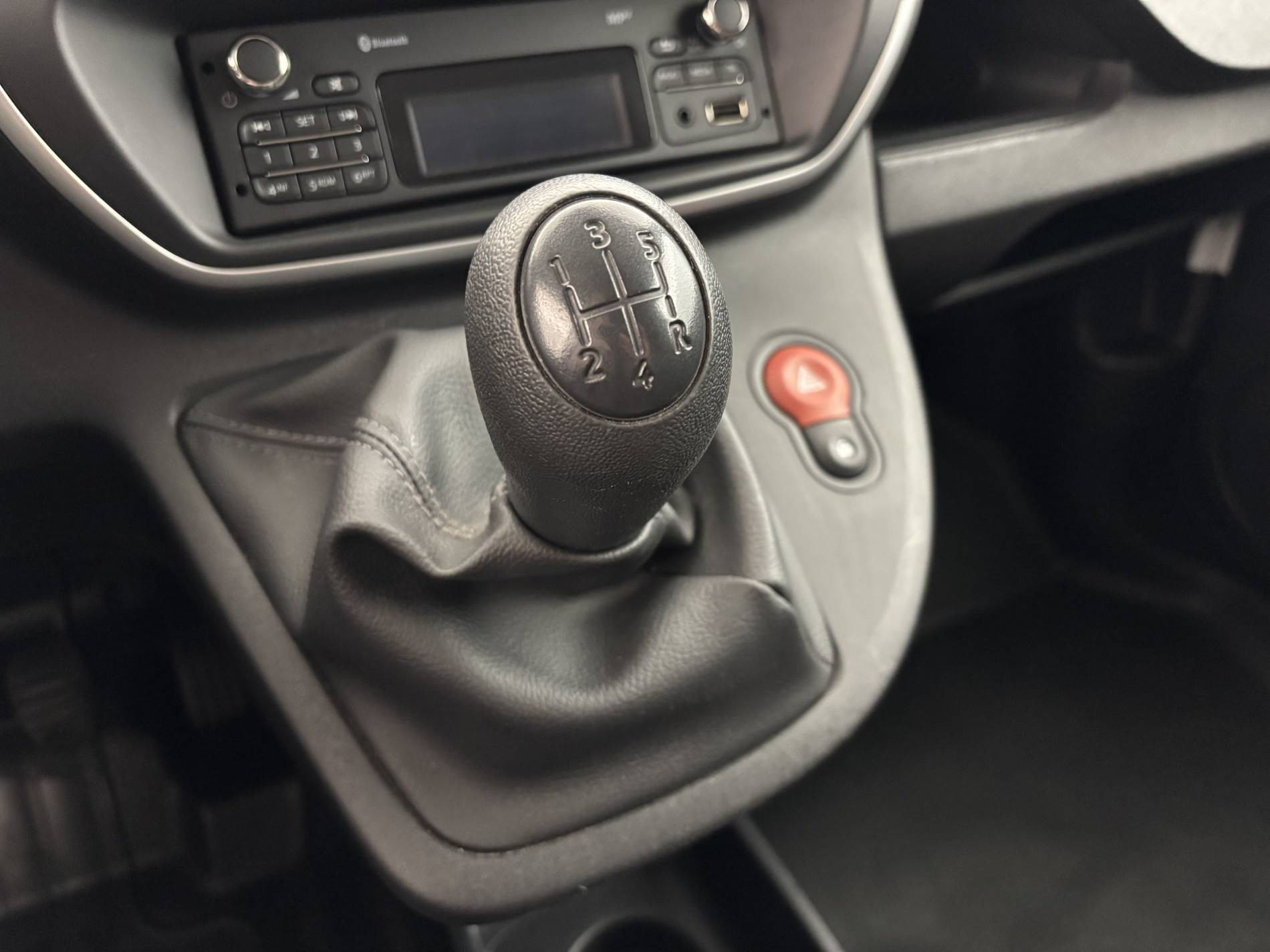 Vente en ligne Renault Kangoo Express  1.5 DCI 75 E6 au prix de 13 490 €