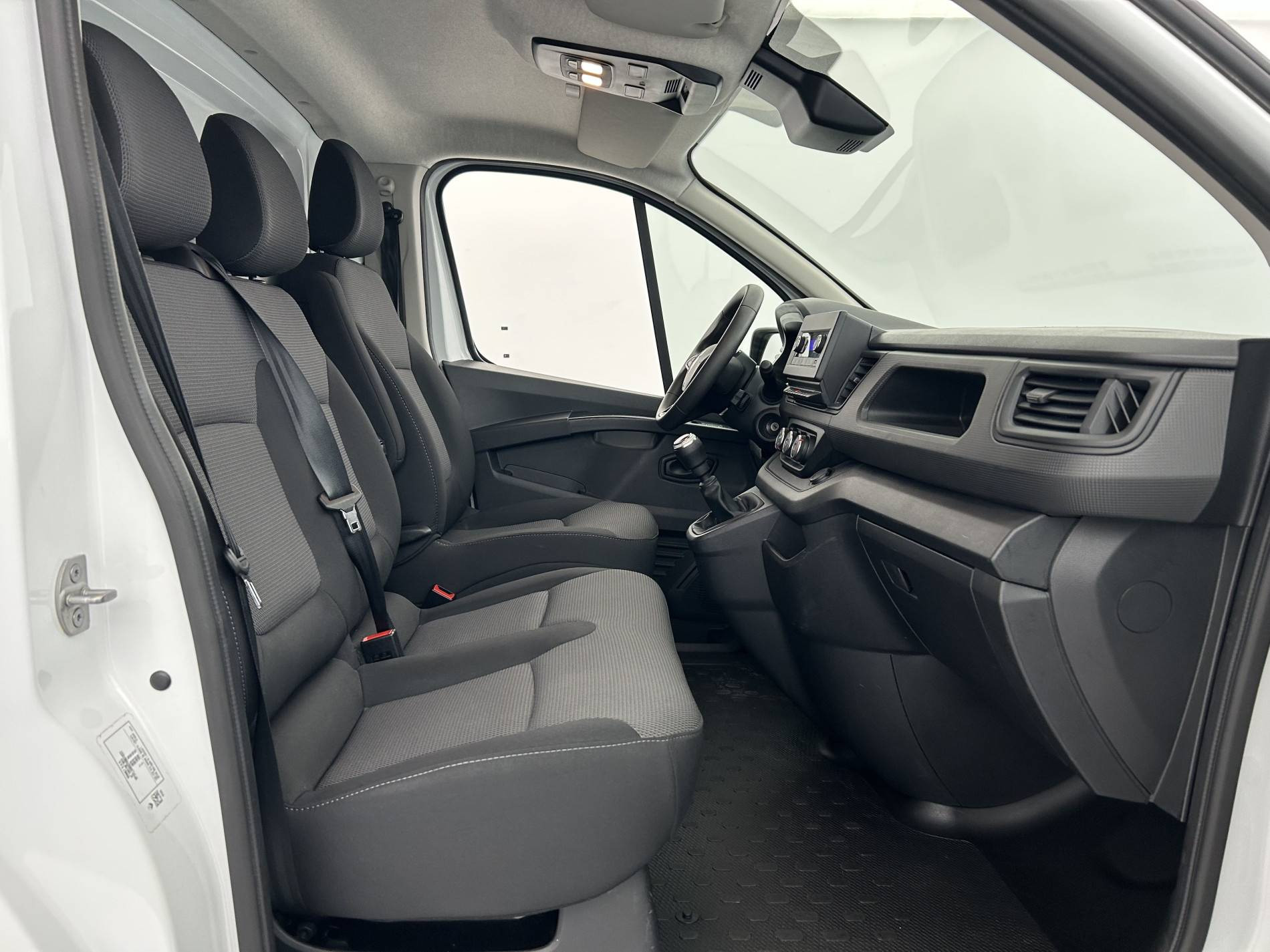 Vente en ligne Renault Trafic 3 Fourgon TRAFIC FGN L2H1 3000 KG BLUE DCI 130 au prix de 22 990 €