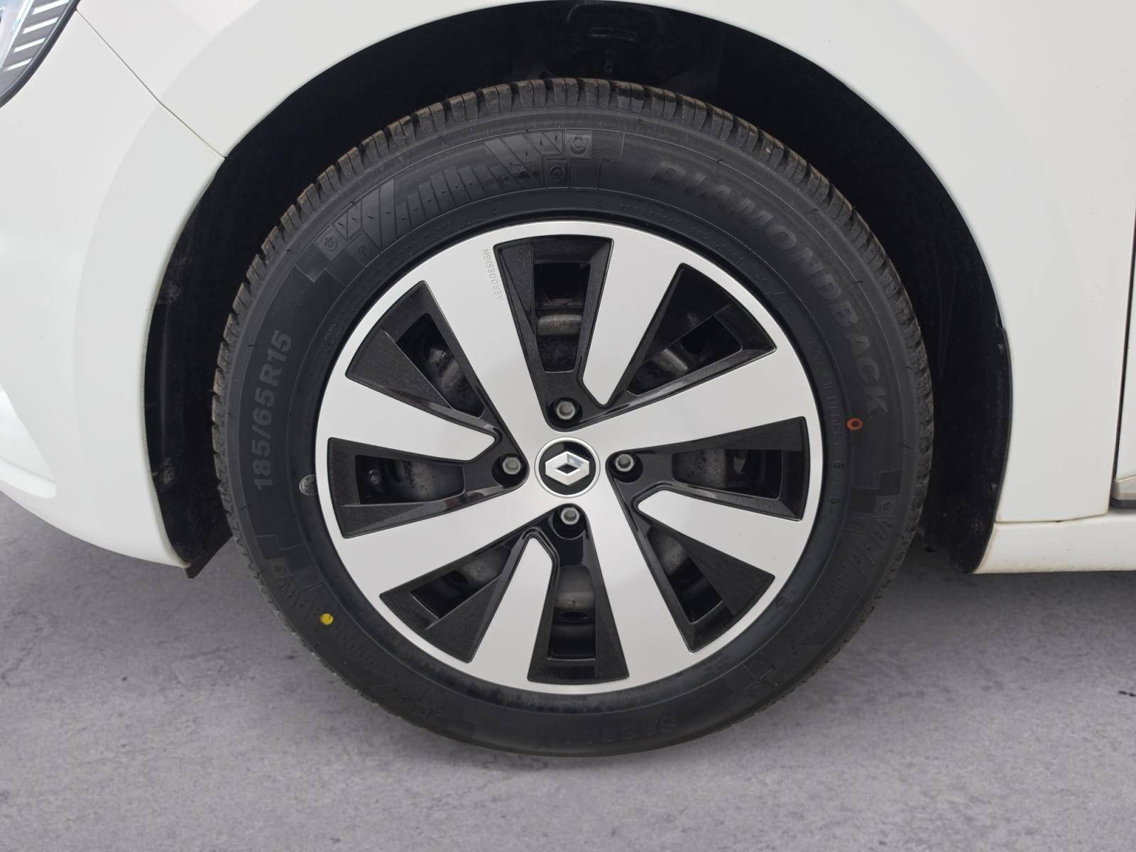 Vente en ligne Renault Clio 5 Clio TCe 90 au prix de 13 800 €