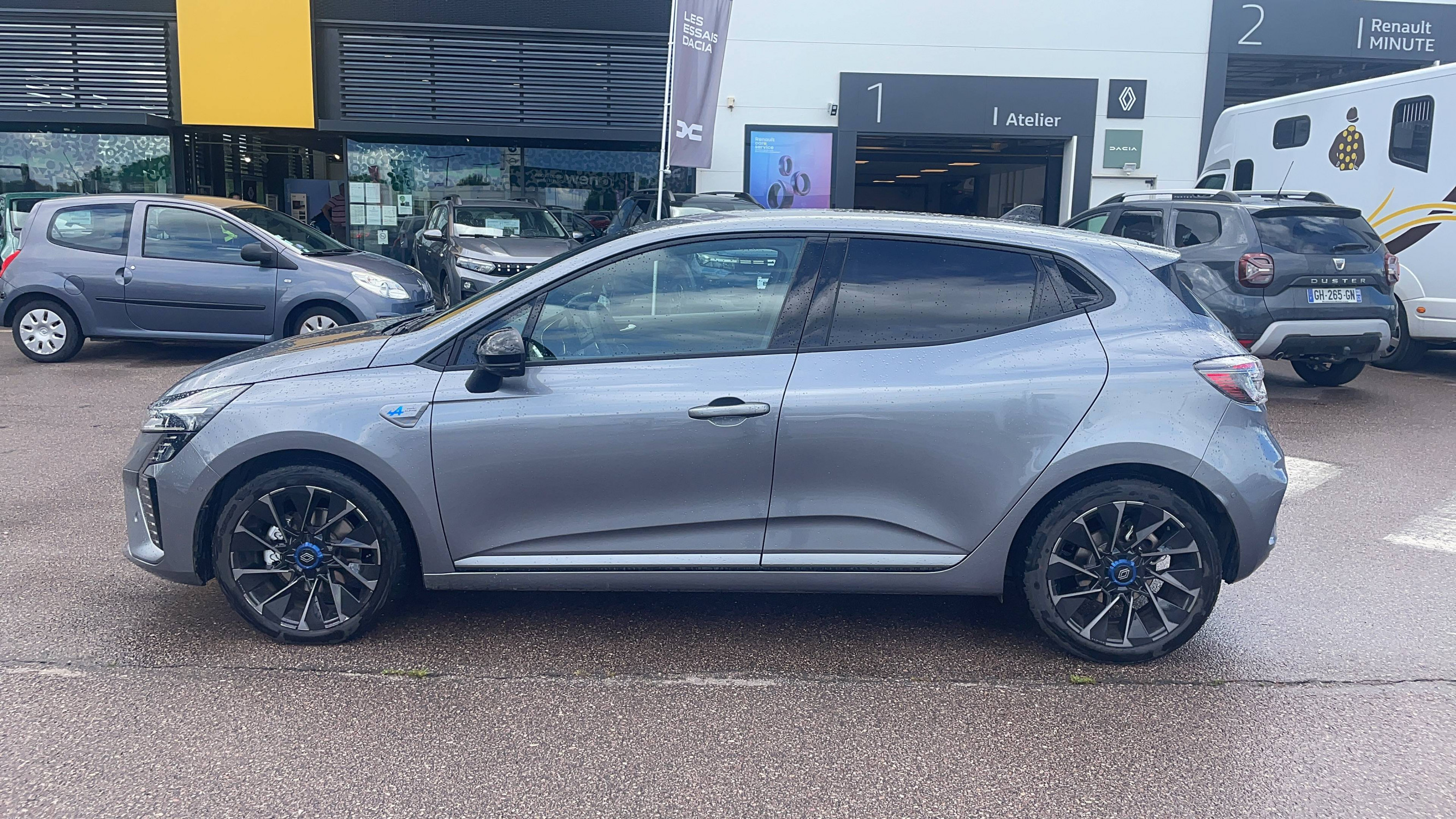 Vente en ligne Renault Clio 5 Clio E-Tech full hybrid 145 au prix de 21 491 €