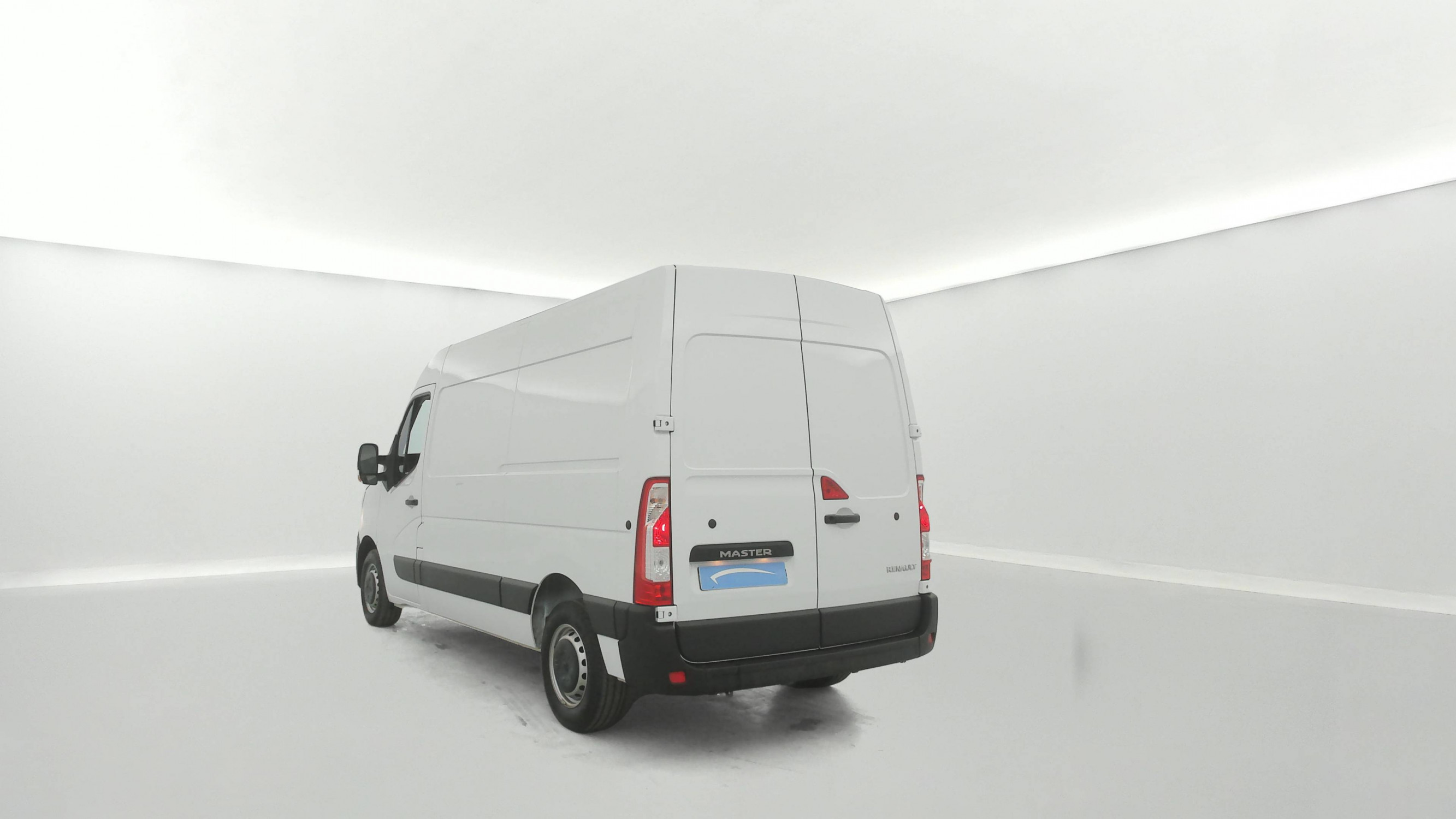 Vente en ligne Renault Master Fourgon MASTER FGN TRAC F3500 L2H2 BLUE DCI 135 au prix de 26 999 €